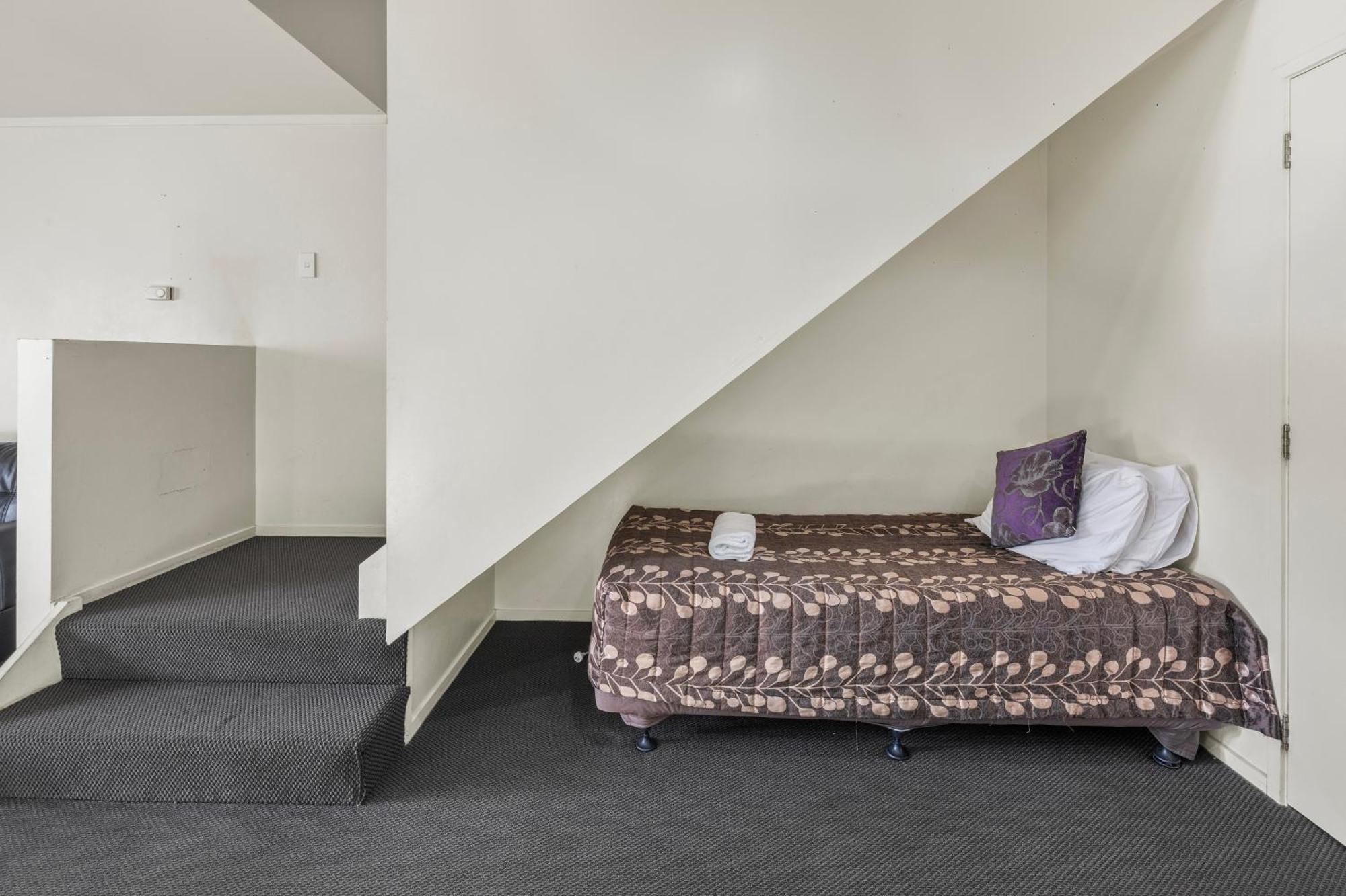Two-Bedroom Apartment Hot Tub
