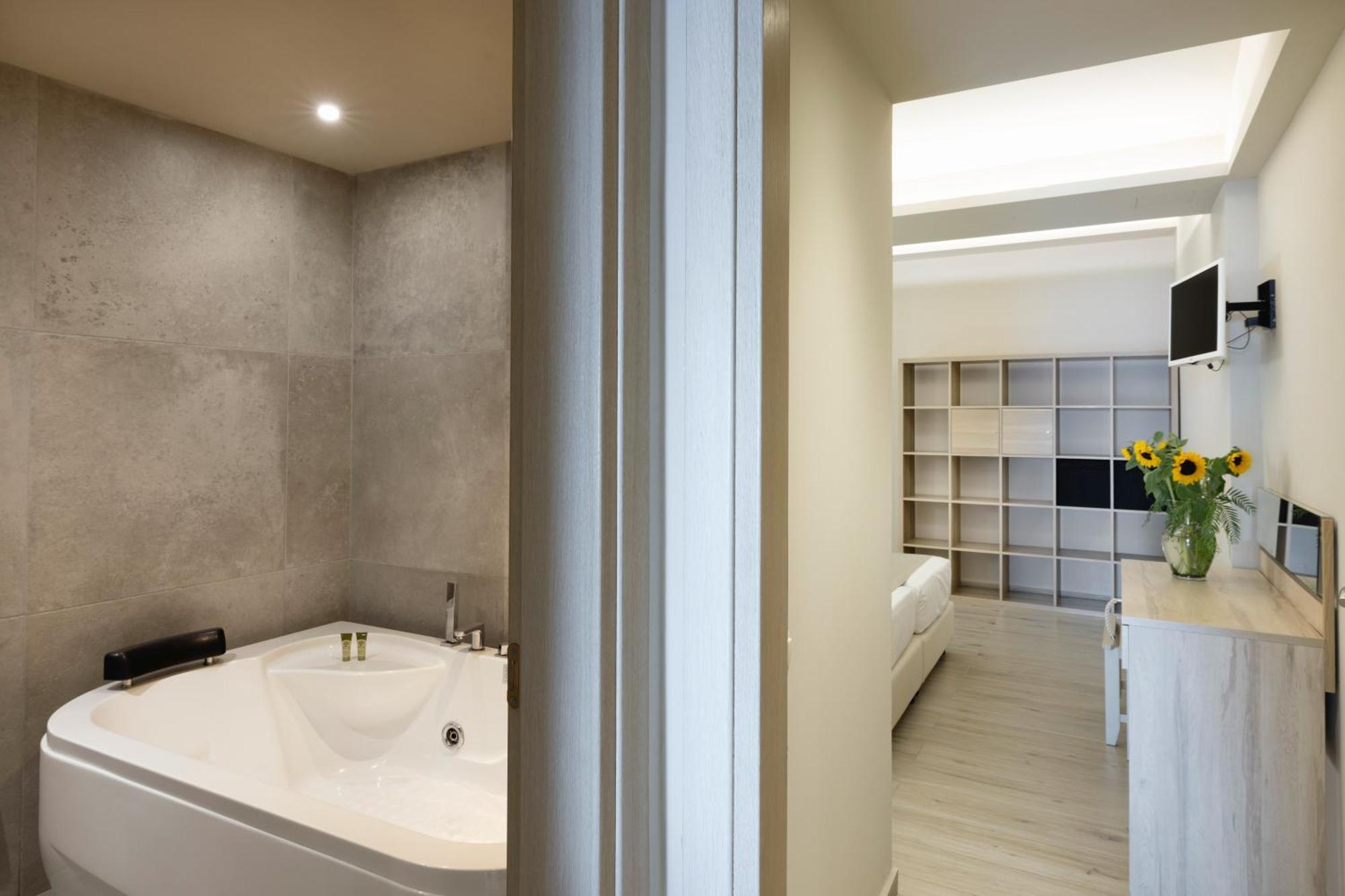 Deluxe Apartment Spa Bath