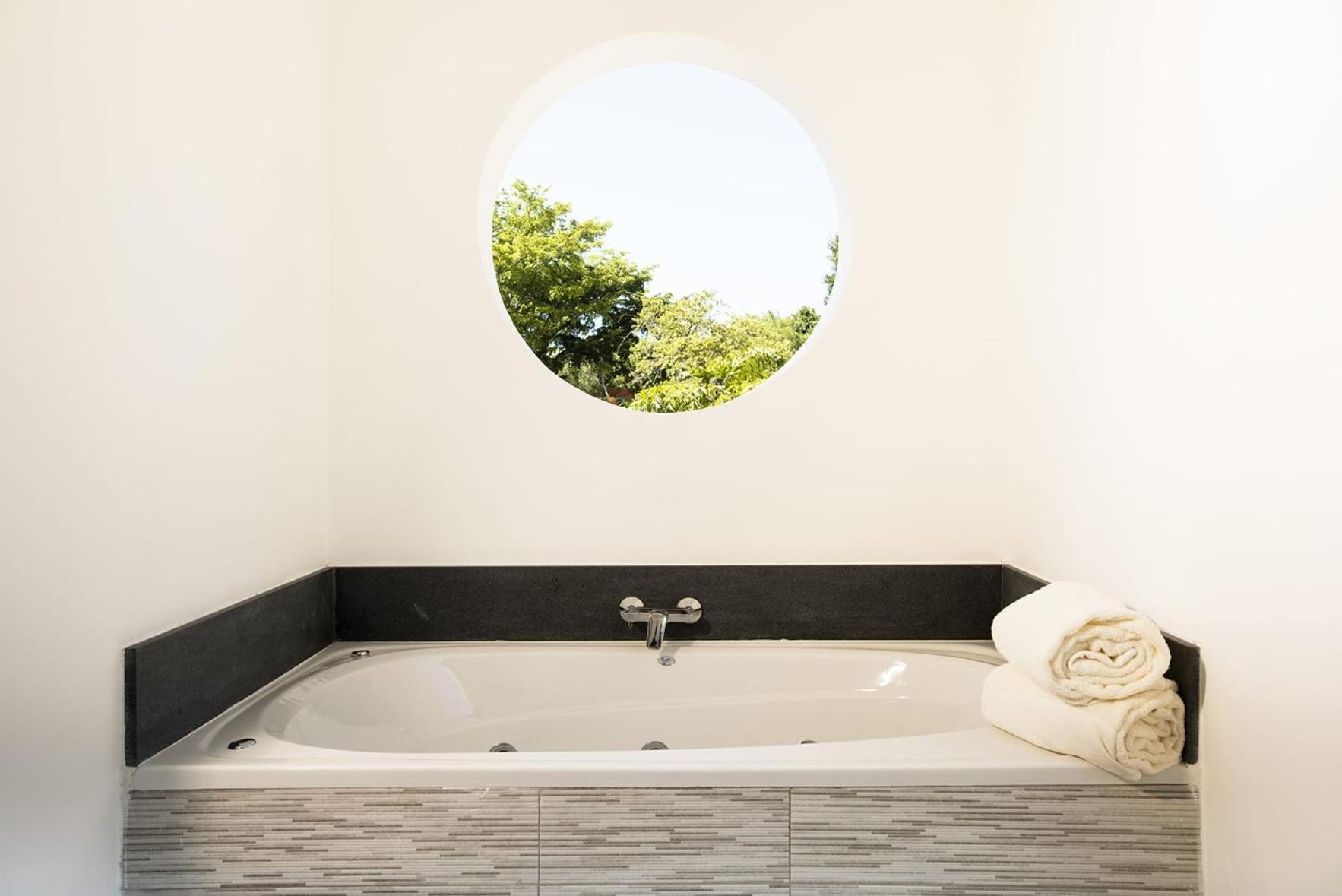 Adults only Jr Suite 18,1731512521:JPEG