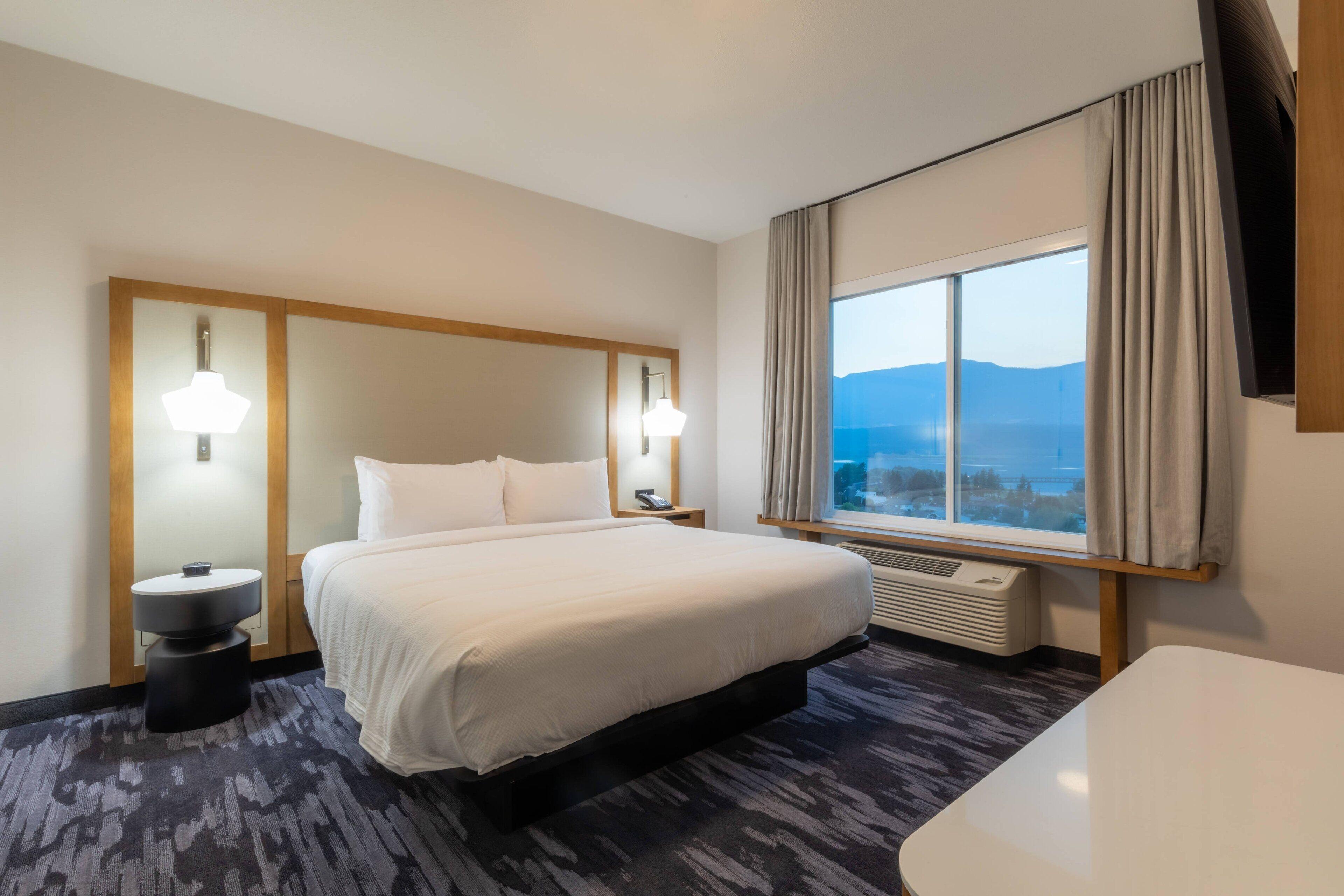 One-Bedroom King Suite with Specialty Bathtub and Sofa Bed