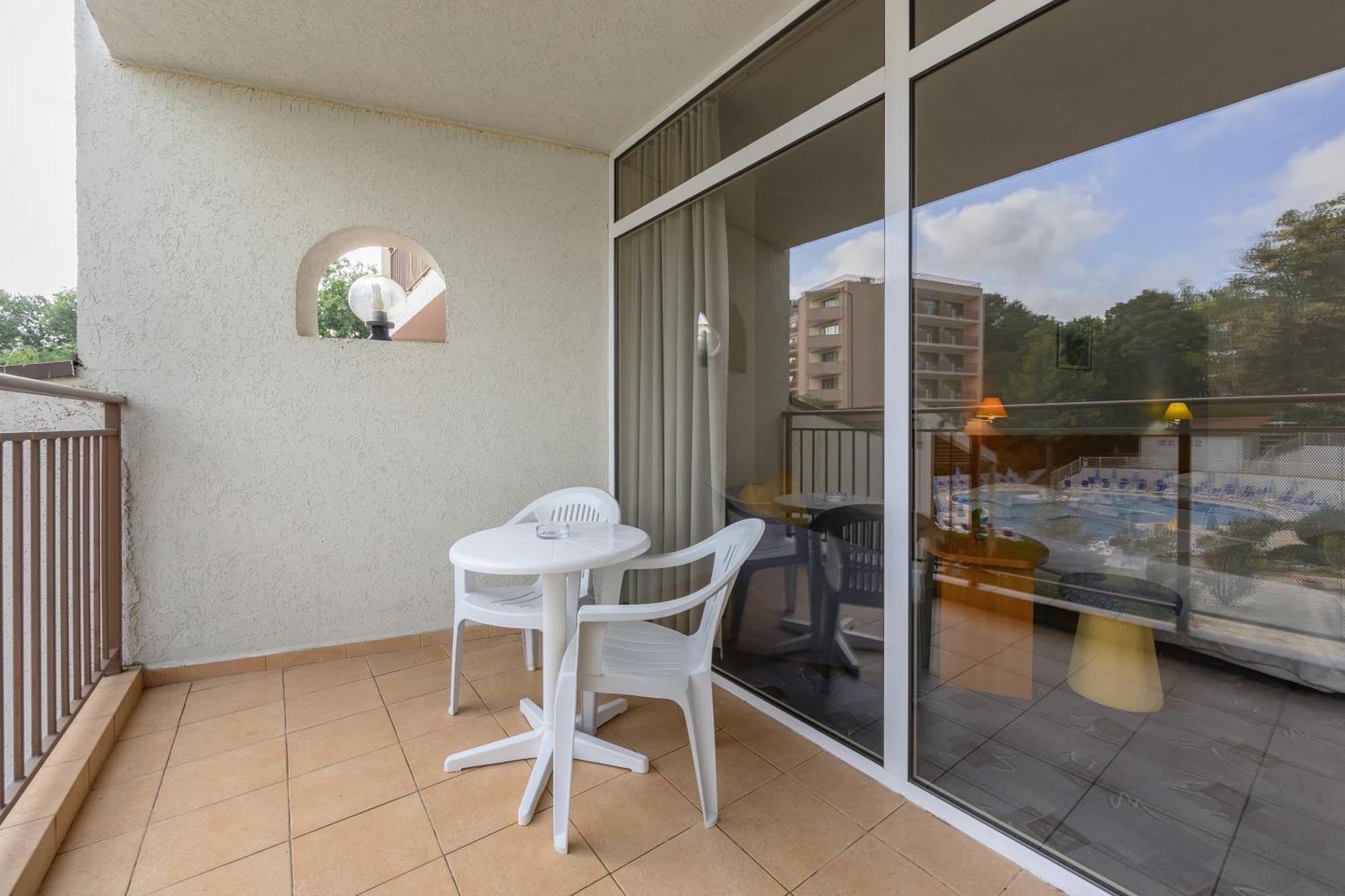Single Room Park View Balcony
