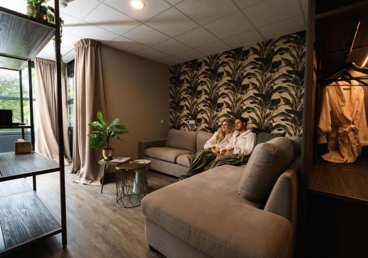 Gold Botanic Suite