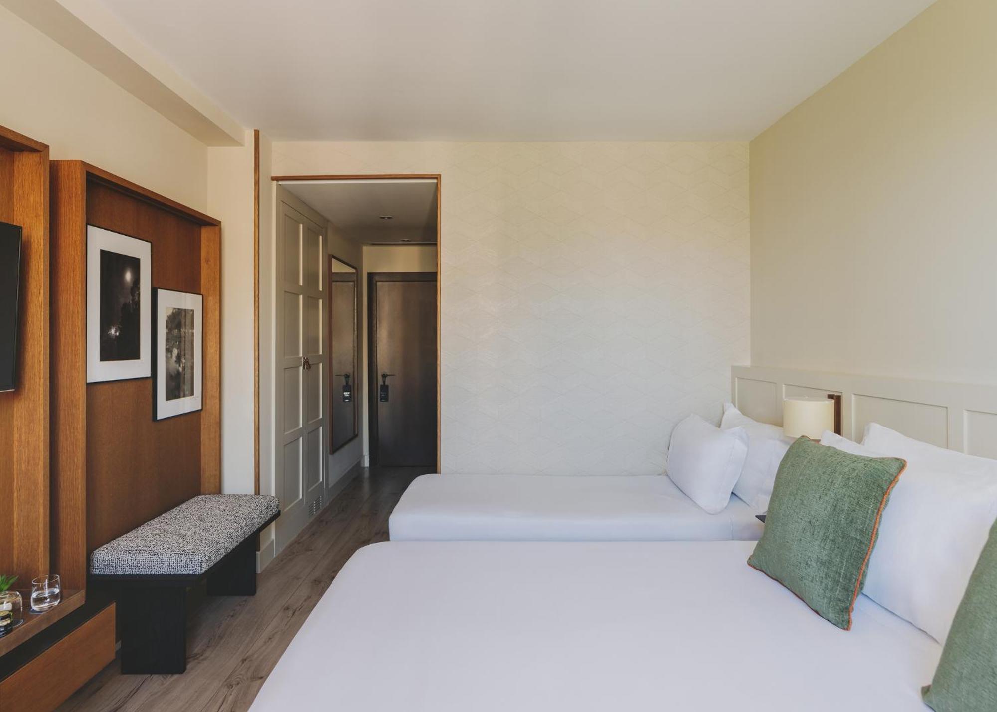 Superior Room Extra Bed,1742584909:JPEG