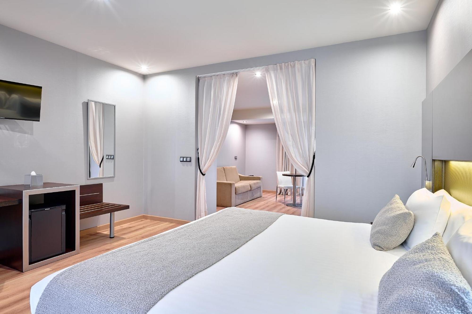 Junior Suite,1742650519:JPEG