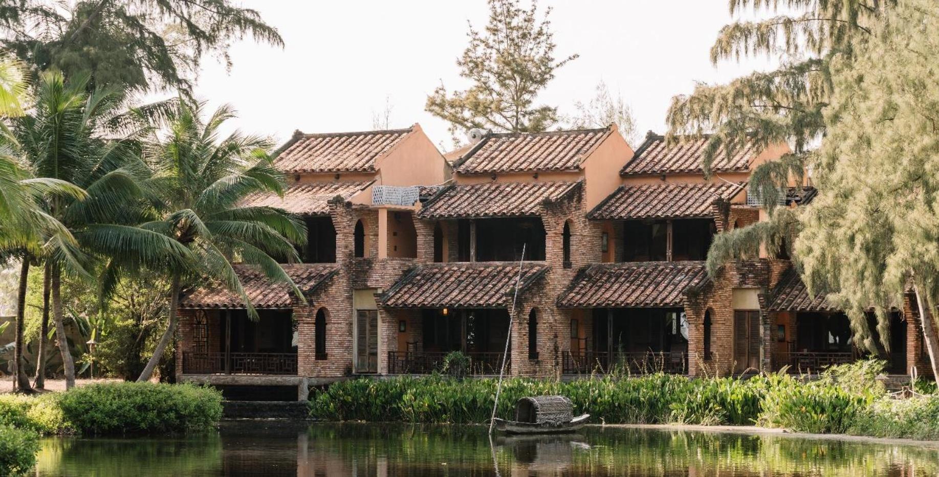 Premier Lagoon Room