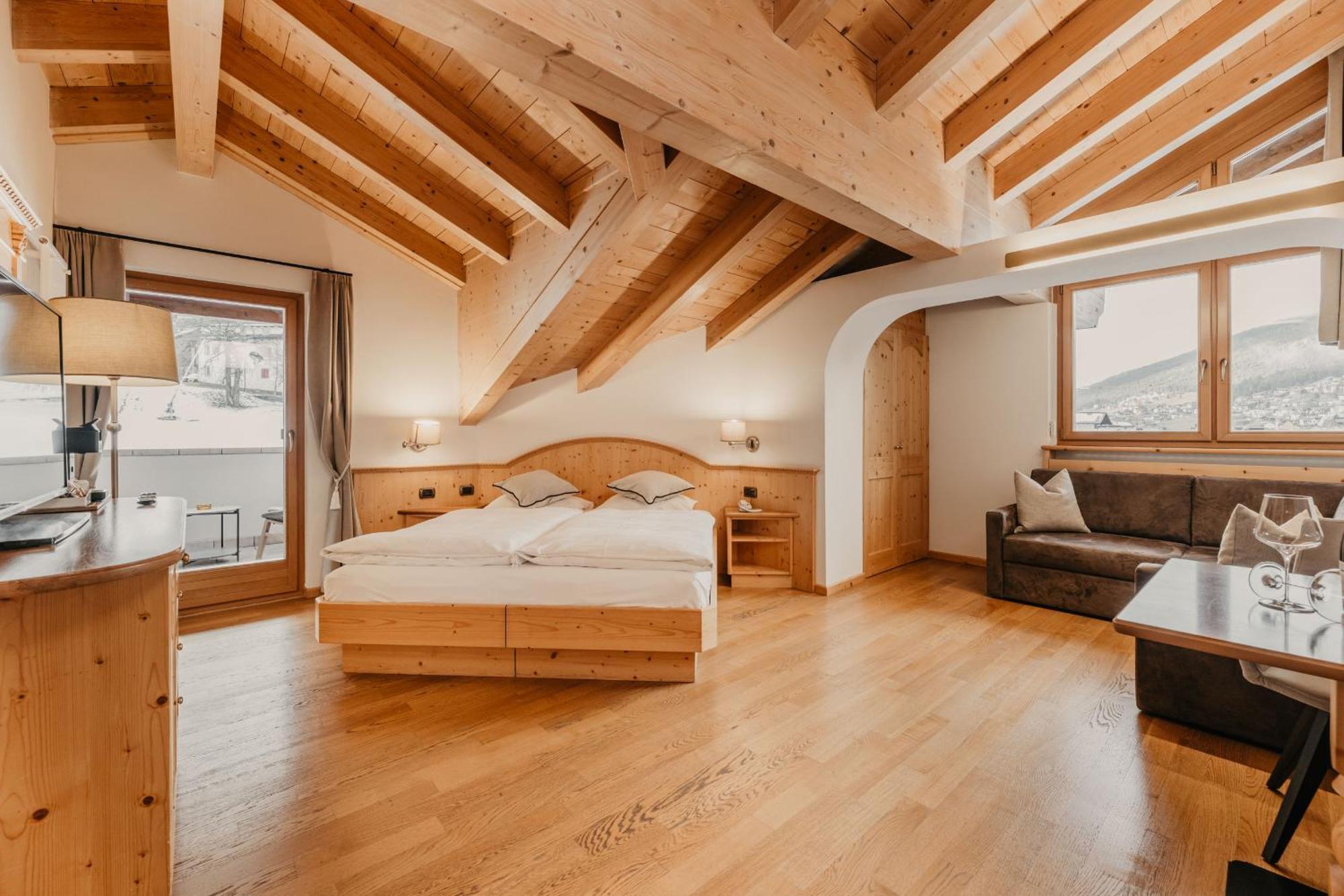 Double or Twin Room Attic,1742784423:JPEG
