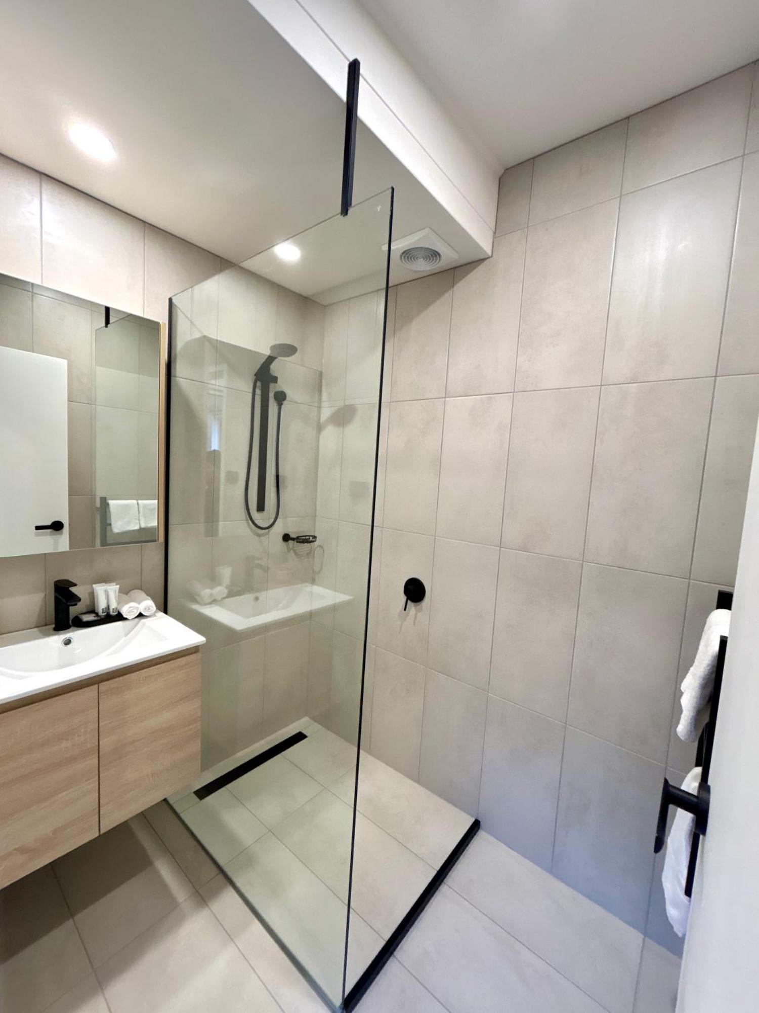 2 Bedroom Apartment with Rail Trail View (rooms 5,6)