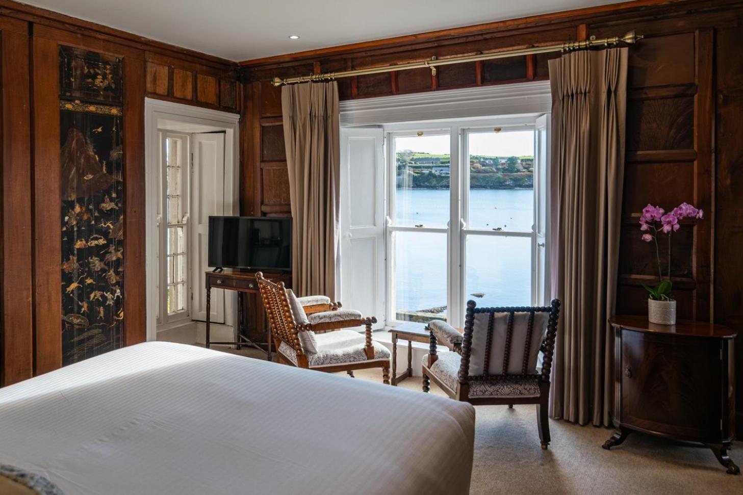 Superior King Room