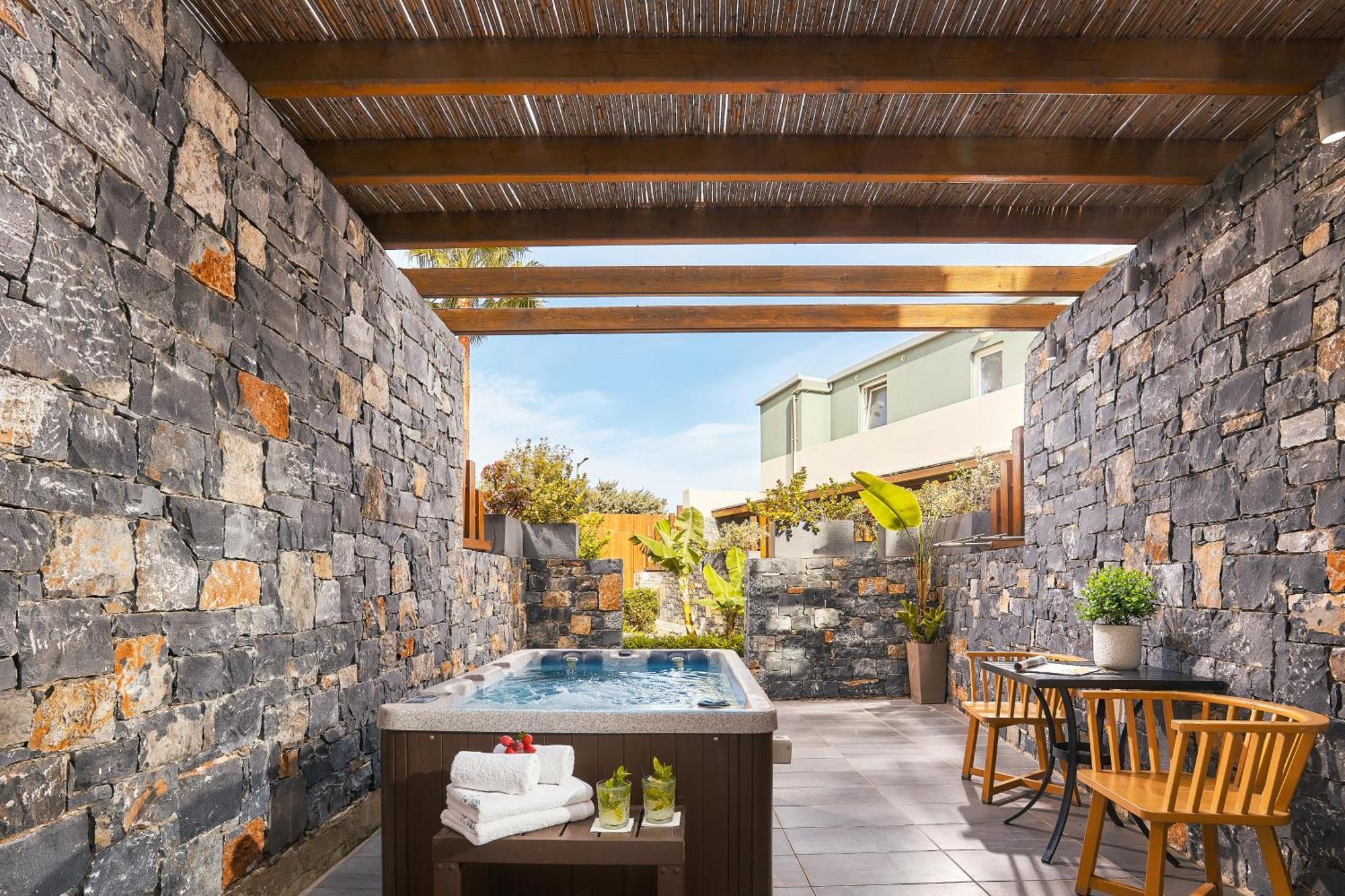 Lux Studio Jacuzzi,1742946223:JPEG