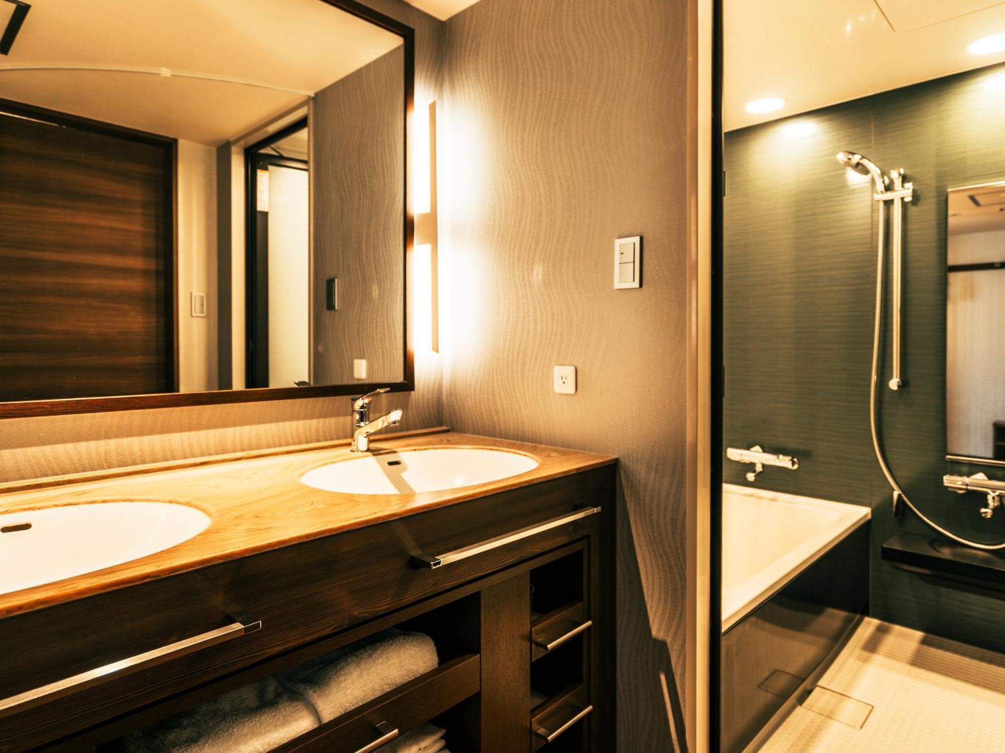 Superior Twin Room B [No Smoking] ※Extra beds will be provided depends on the number of adults
