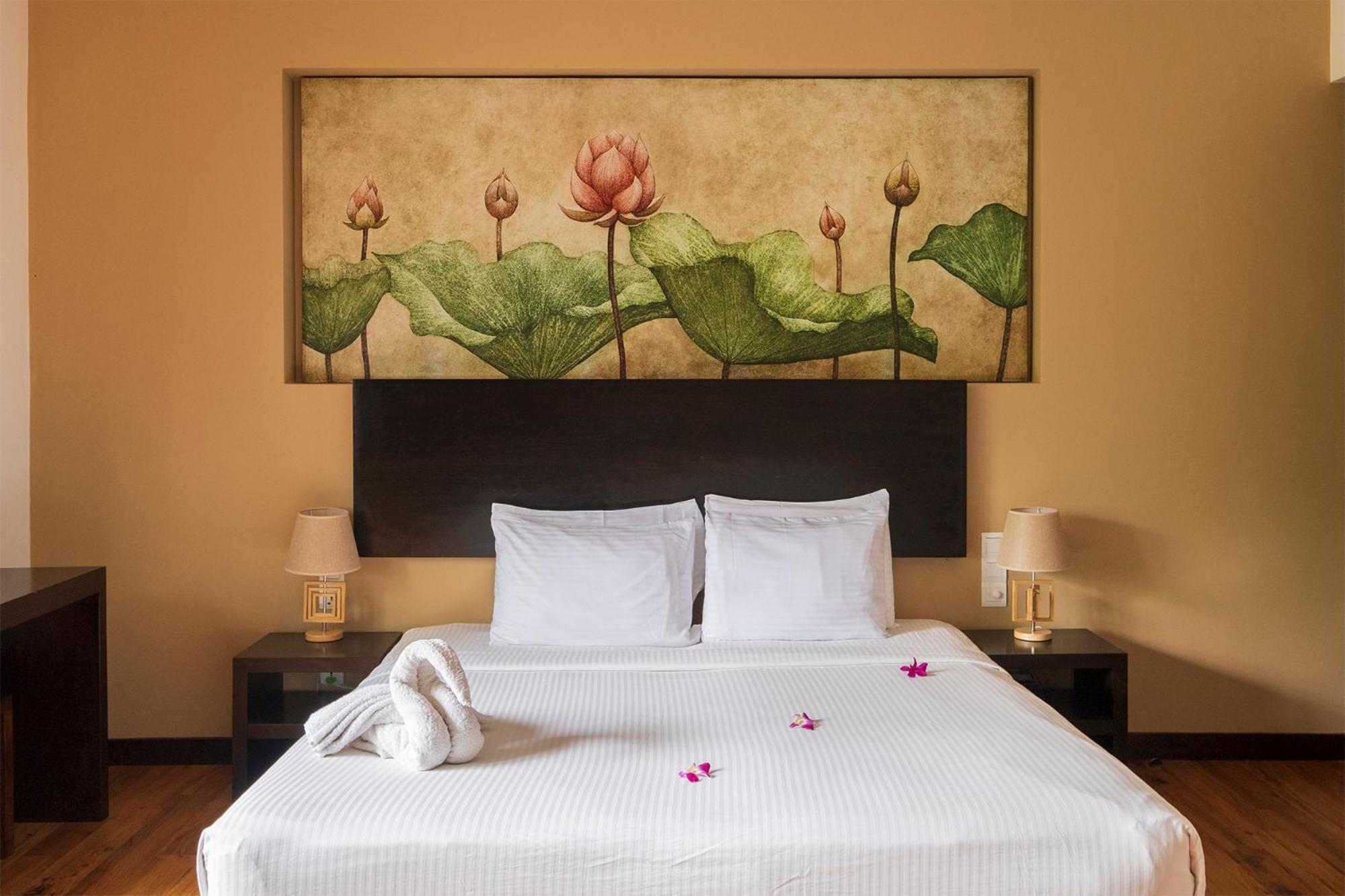 Deluxe Triple Room Balcony Airport Pick-up OR Drop-off