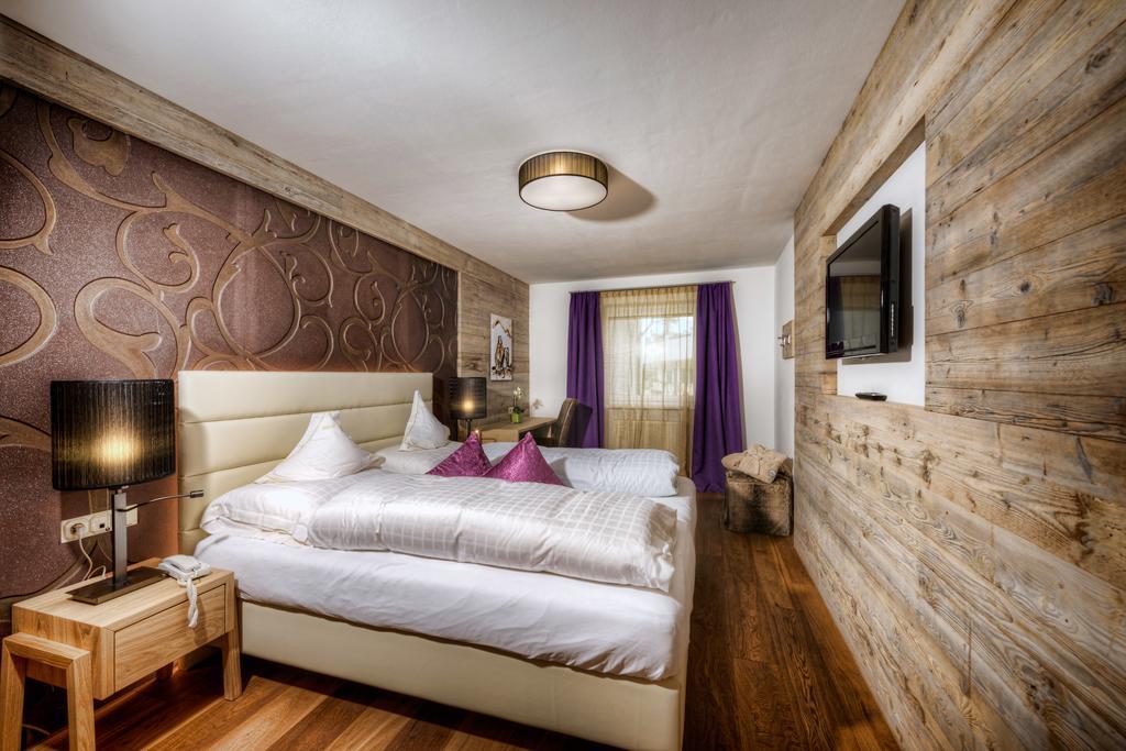 Superior Doppelzimmer mit Balkon und Bergblick