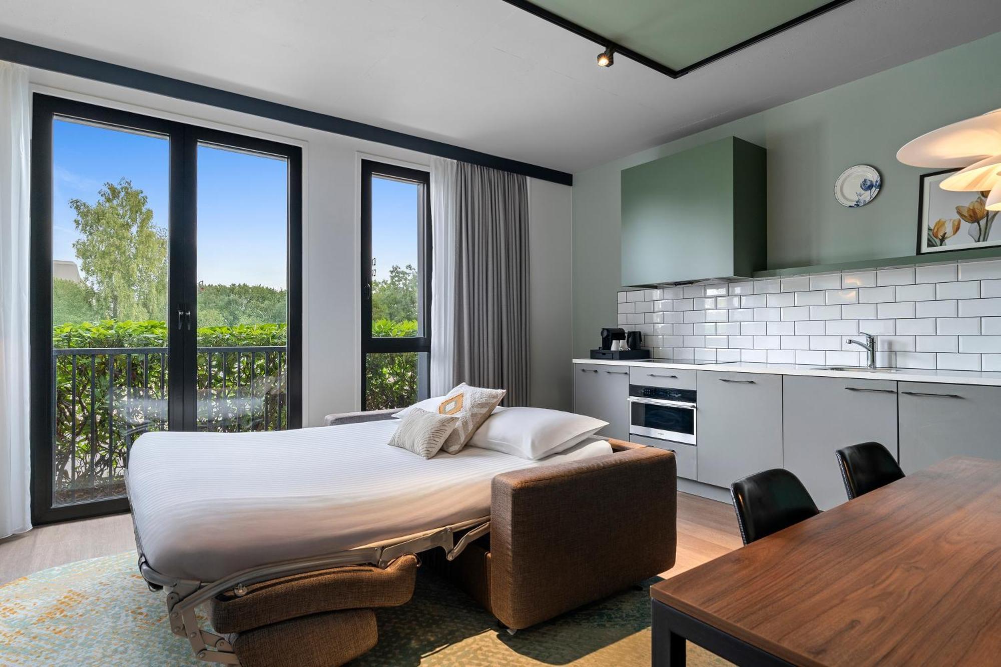 Urban Triple Room