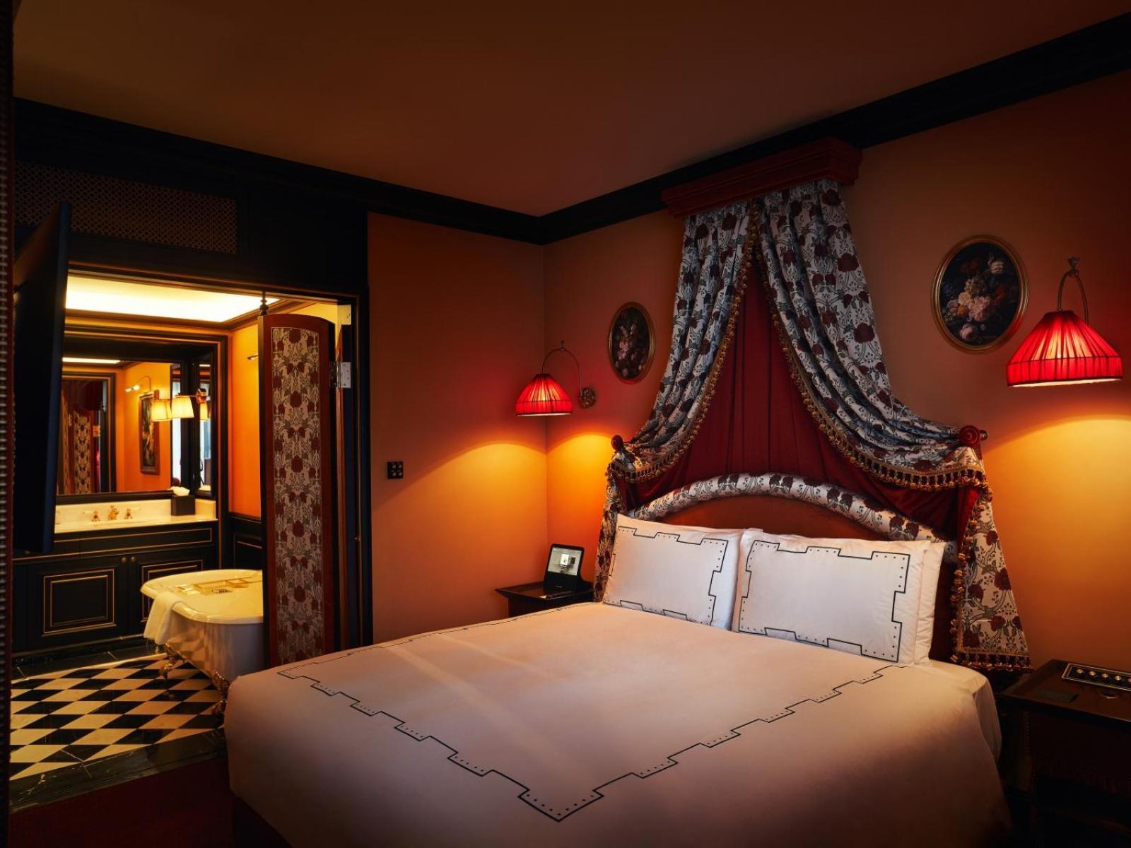 Amour King Room with City View