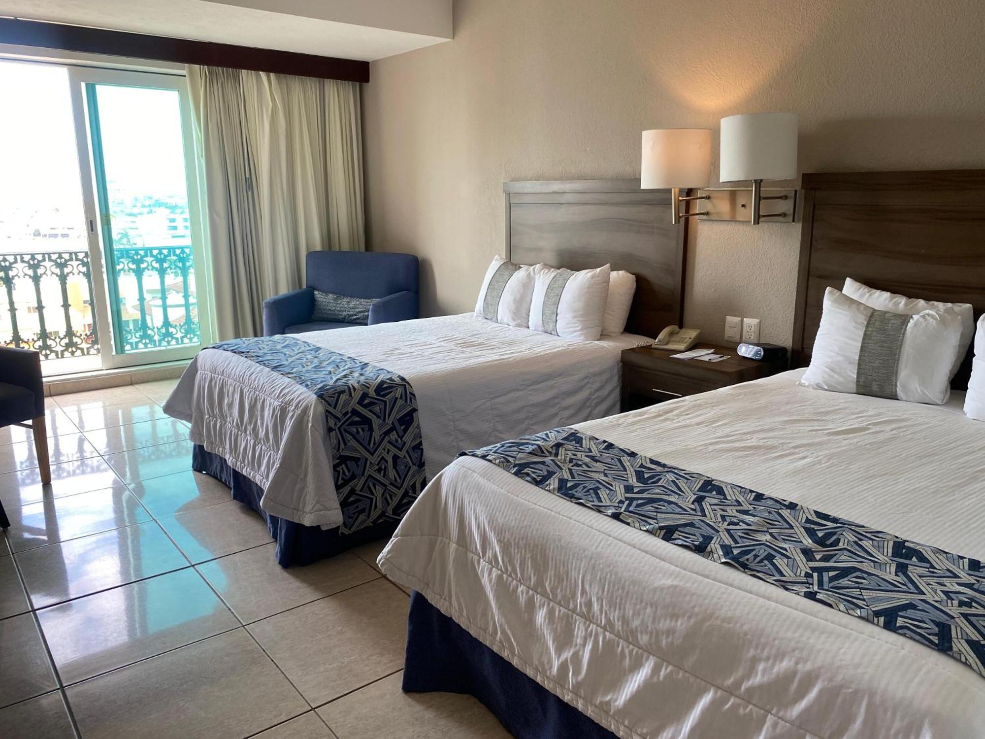 Double Room,1743162511:JPEG