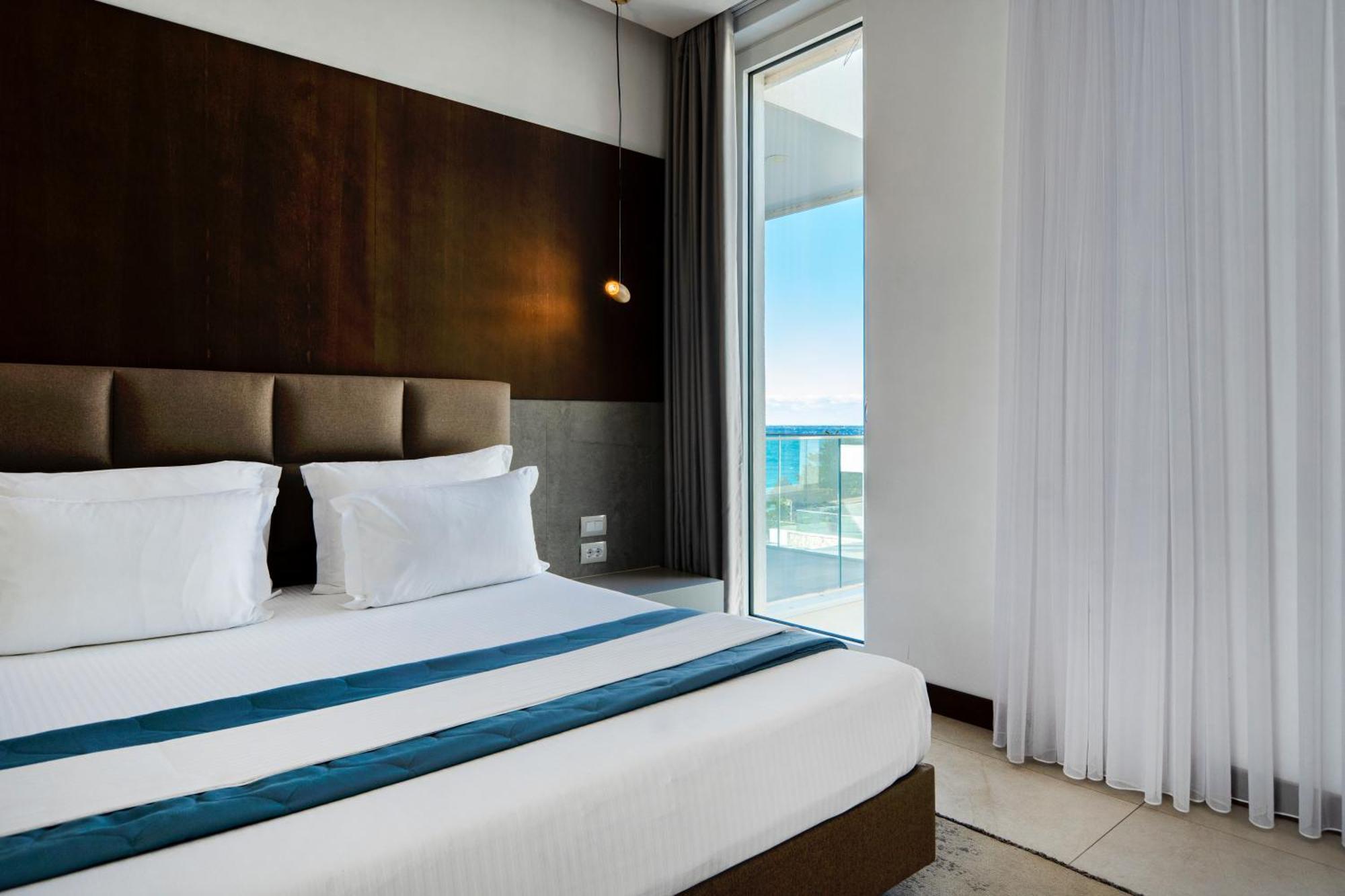 Double Room with Pool View