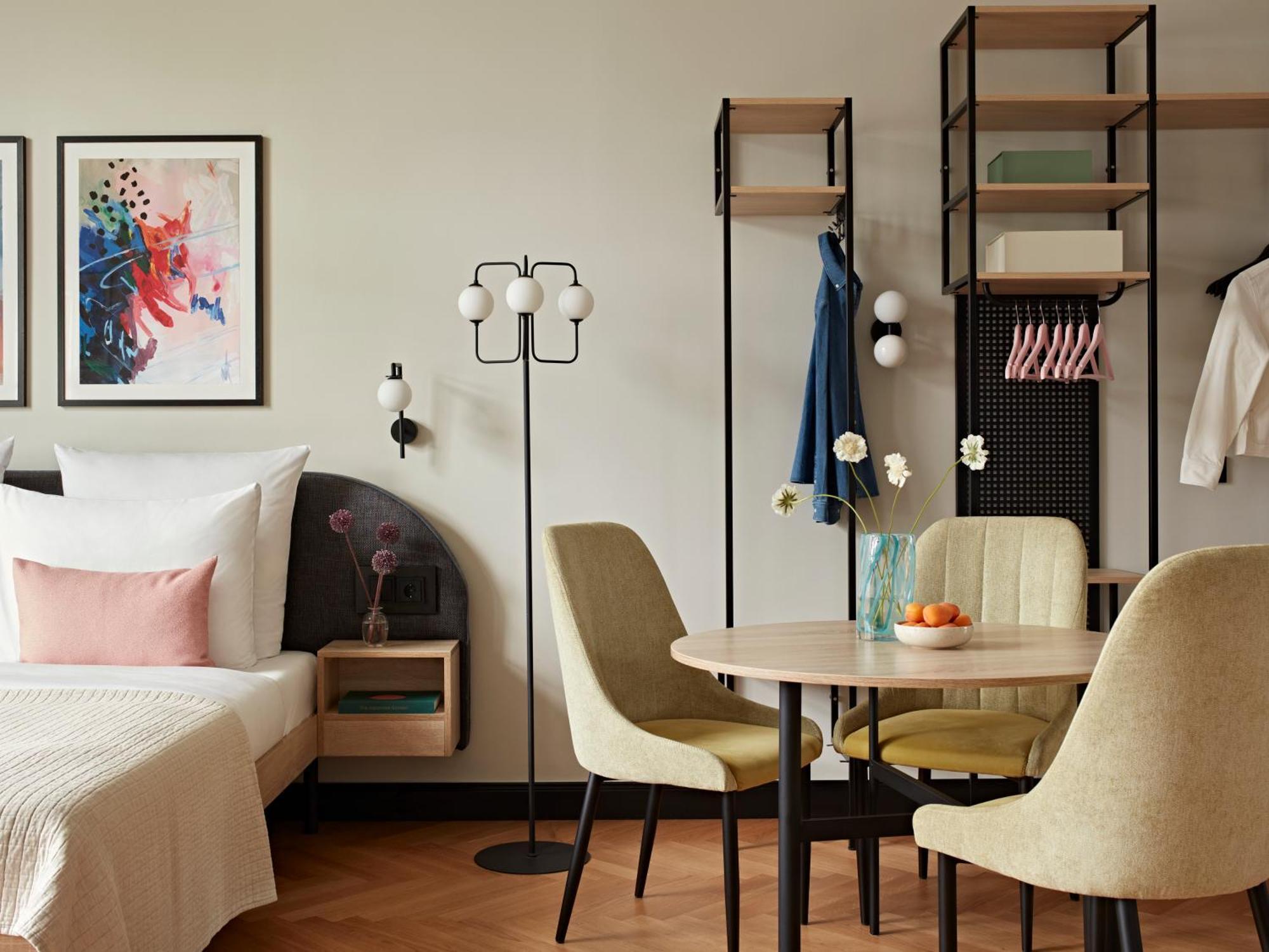 Large Studio Kitchenette Sofa Bed,1743571294:JPEG