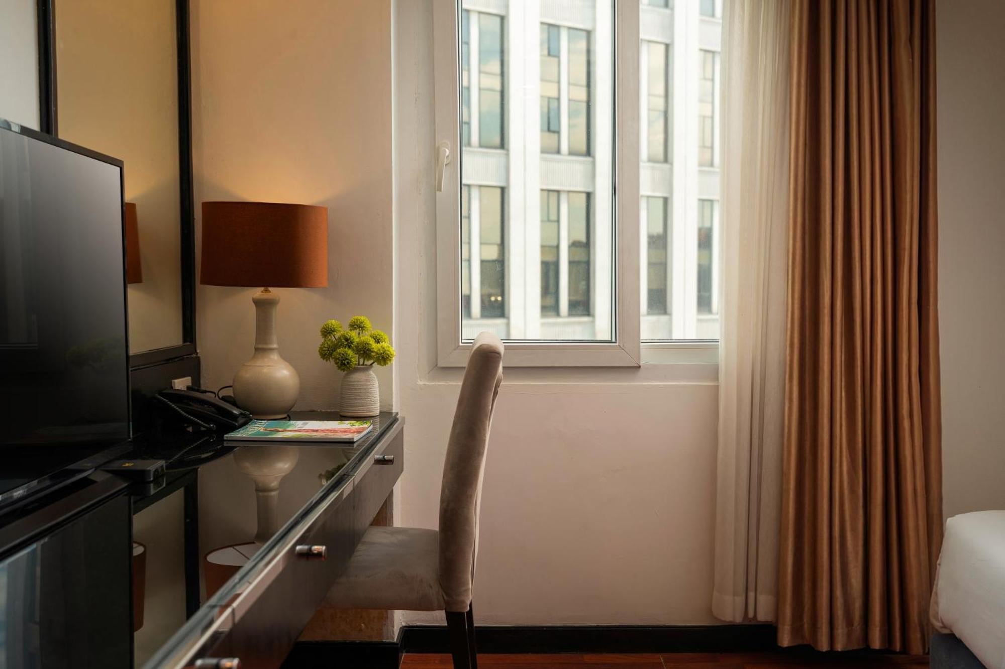 Deluxe Double Room Window