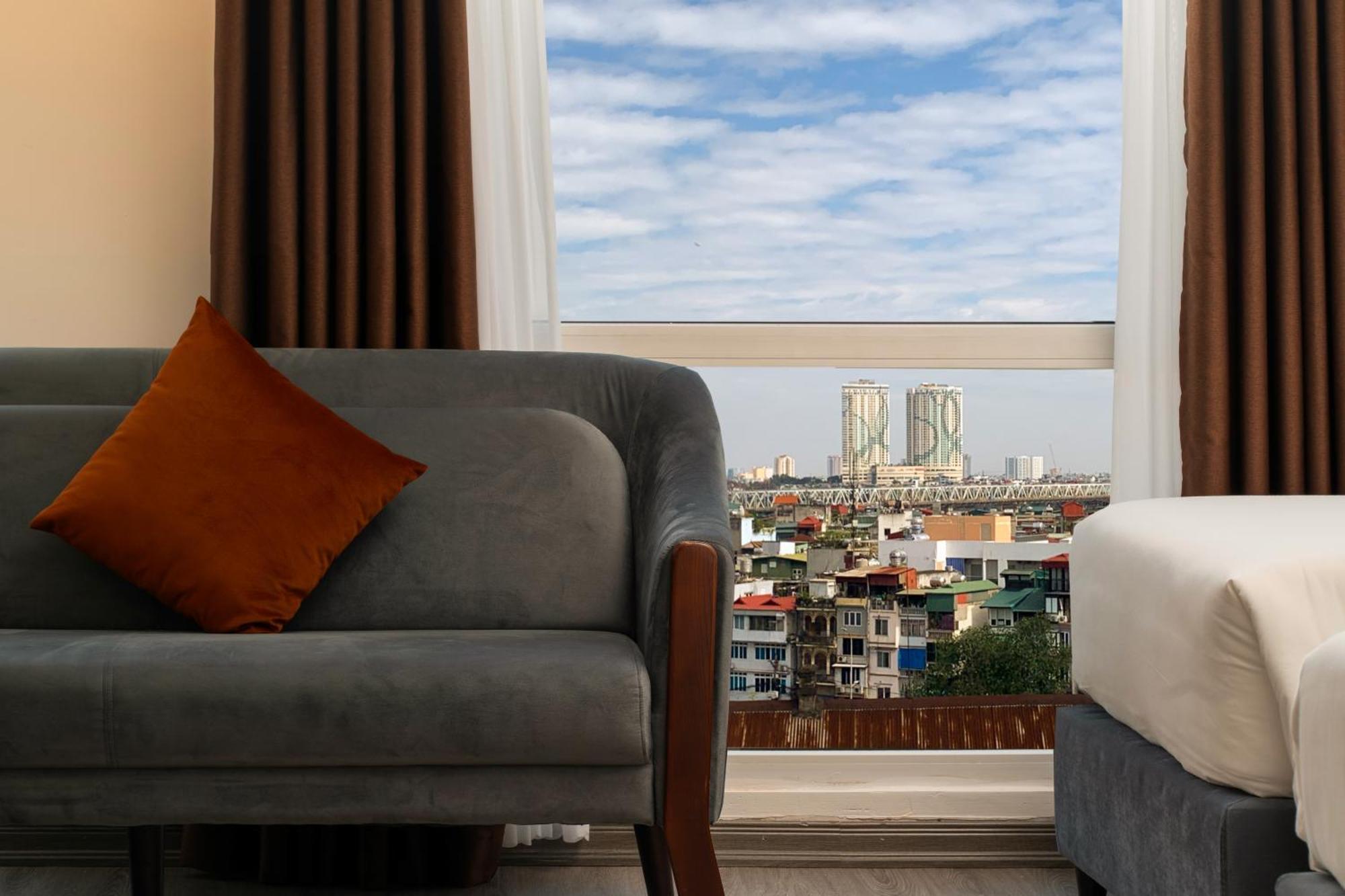 Deluxe Triple Room City View