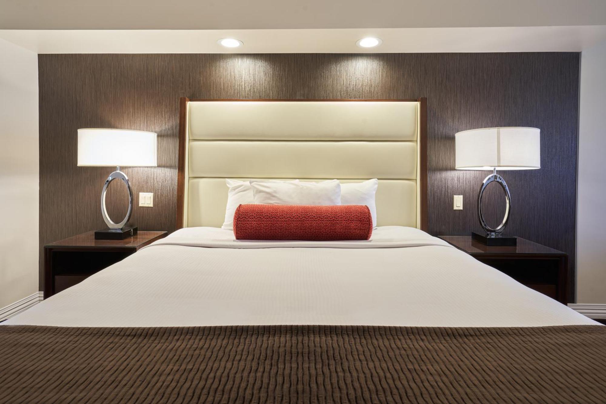 Deluxe Room Bed Type Assigned at Check
