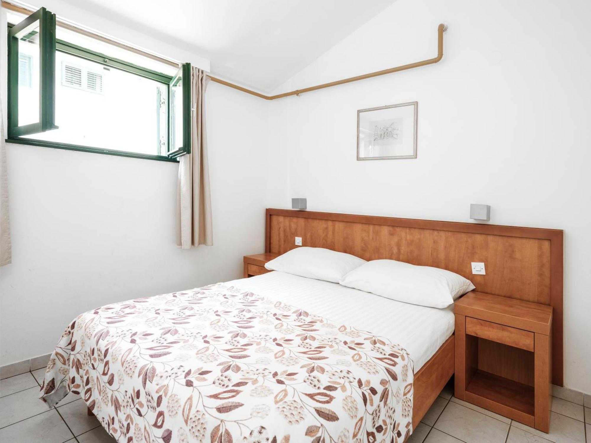 3* Two-Bedroom Apartment (5 Adults)