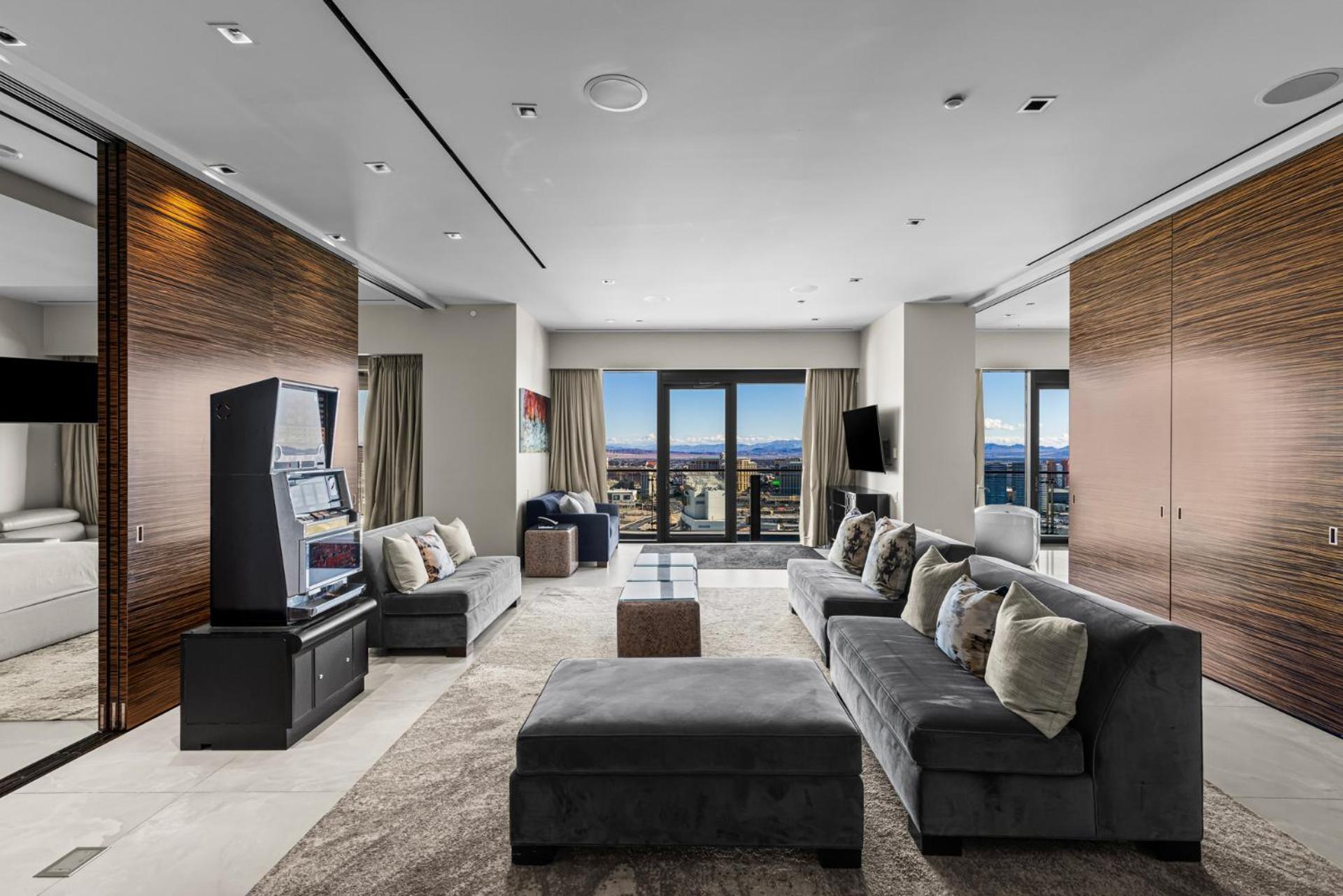 Luxurious Penthouse | Full Strip View & Private Balcony