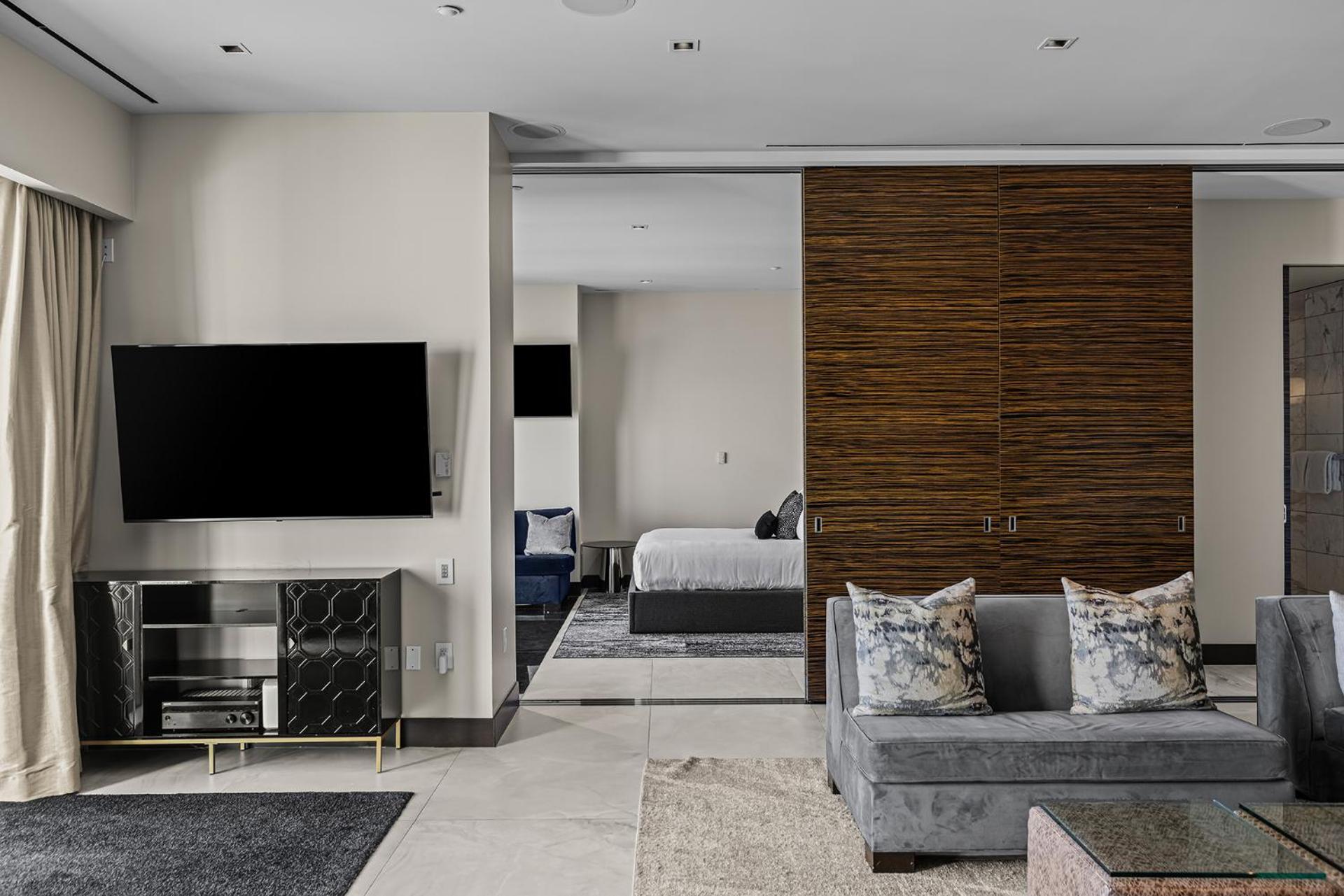 Luxurious Penthouse | Full Strip View & Private Balcony