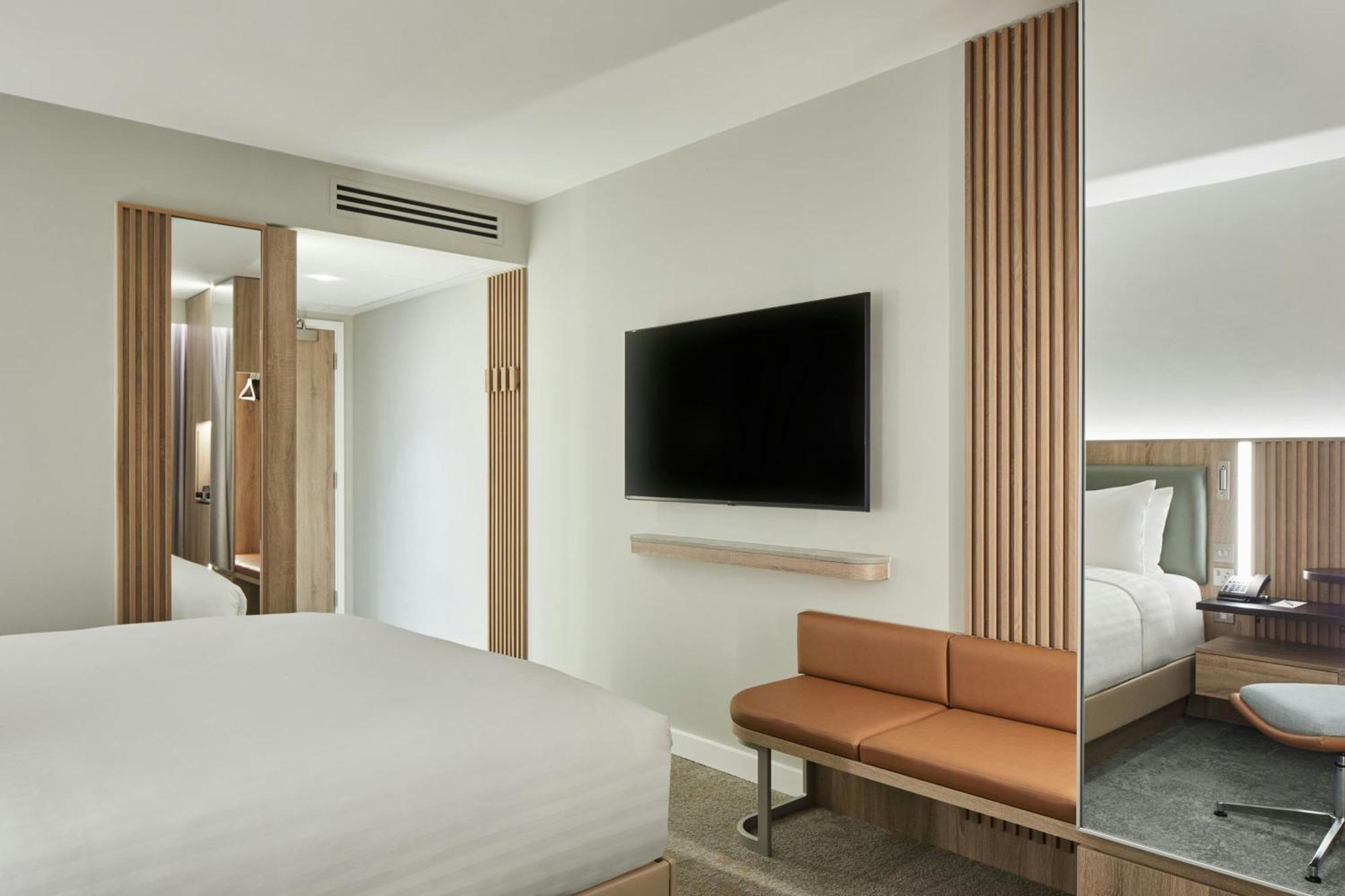 Deluxe King Room