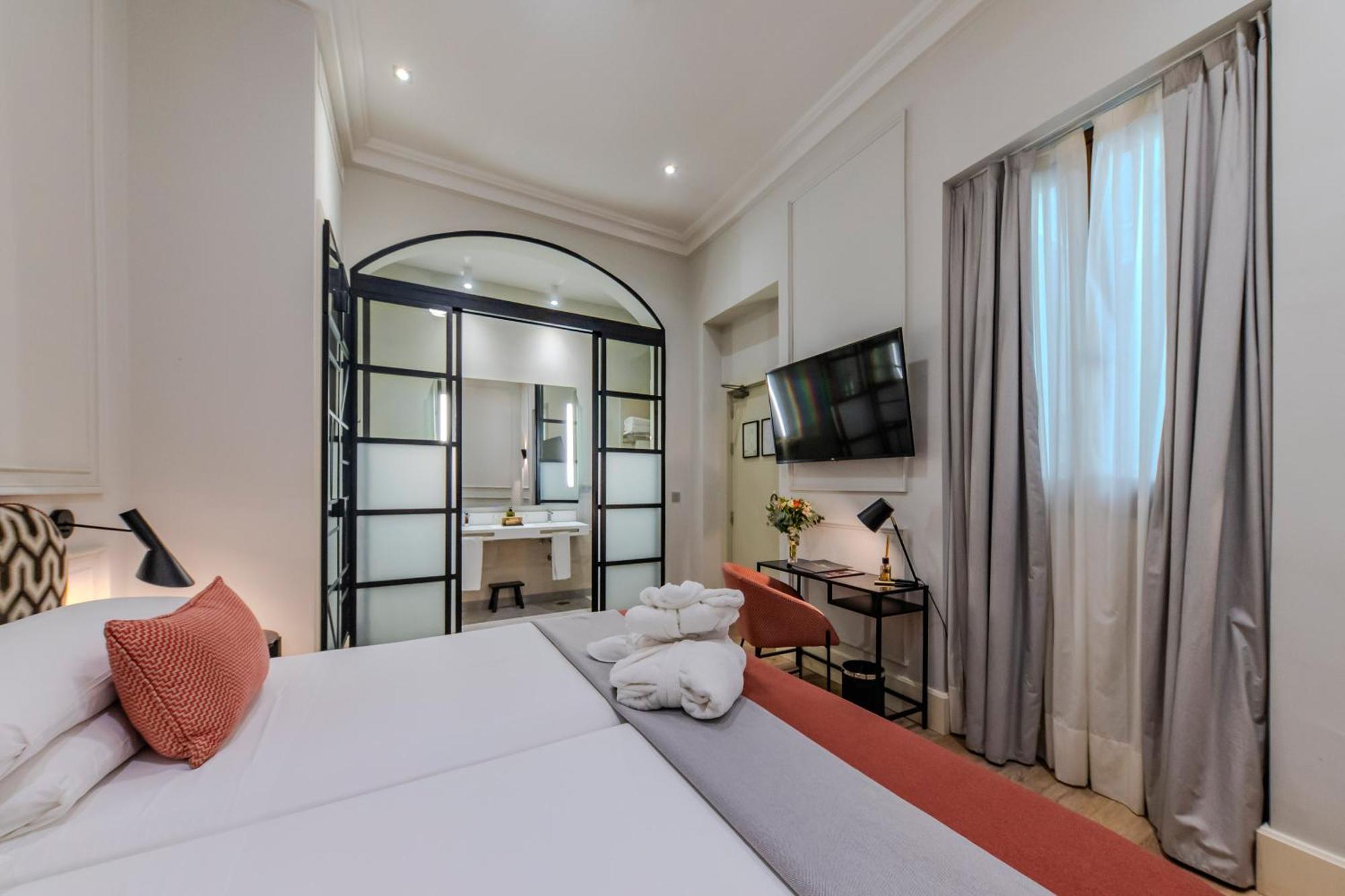 Deluxe Room,1747421645:JPEG