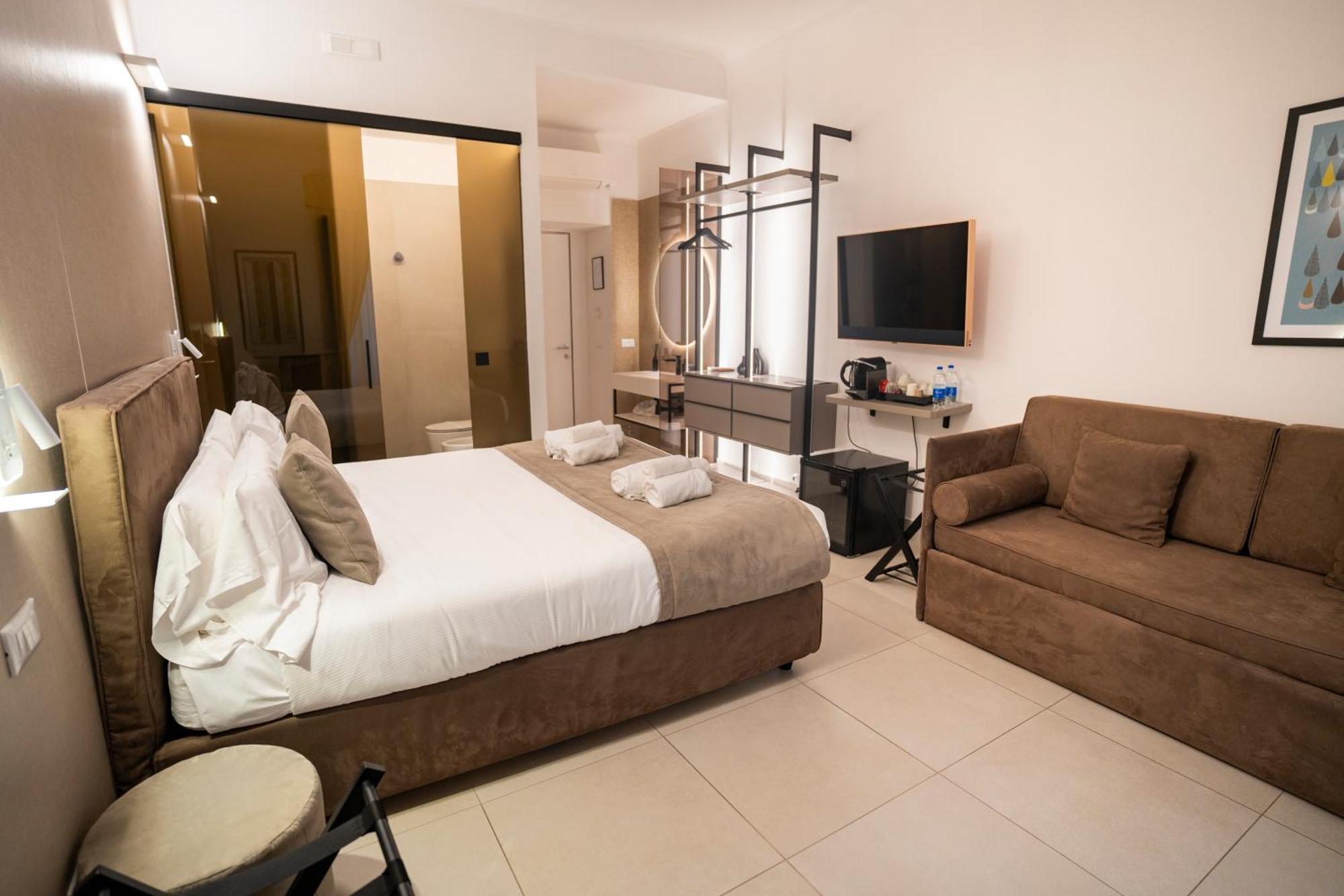 Deluxe Queen Room
