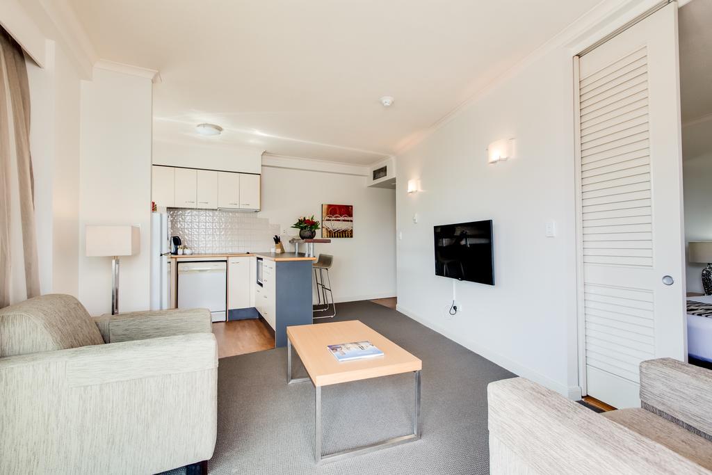 One Bedroom Queen
