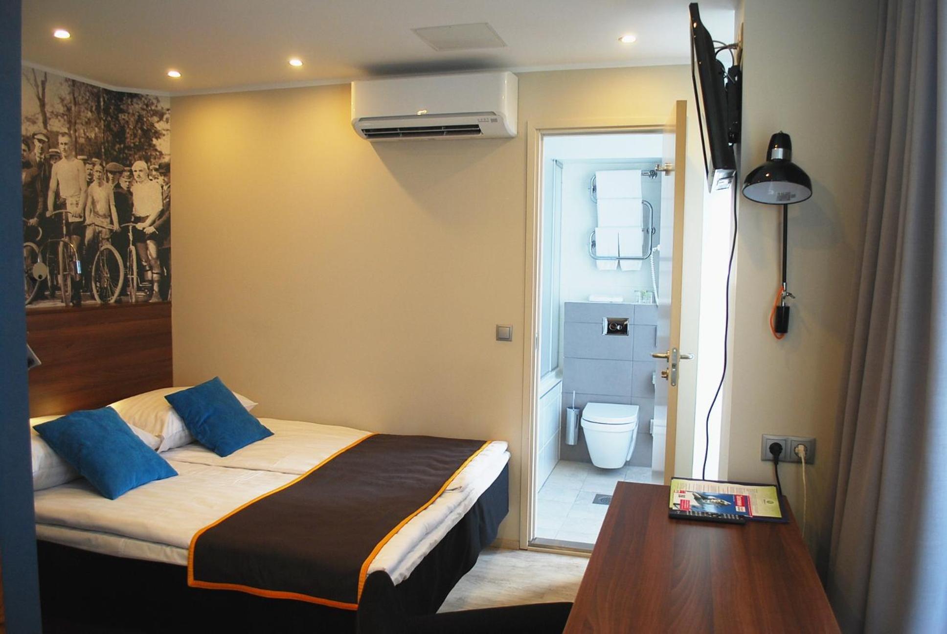 Economy Room Waterpark Gym Access