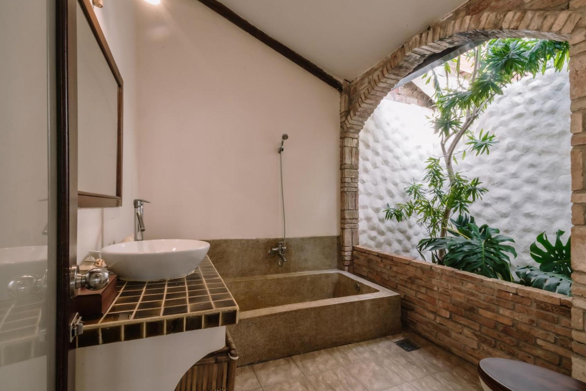 Deluxe Garden Bungalow
