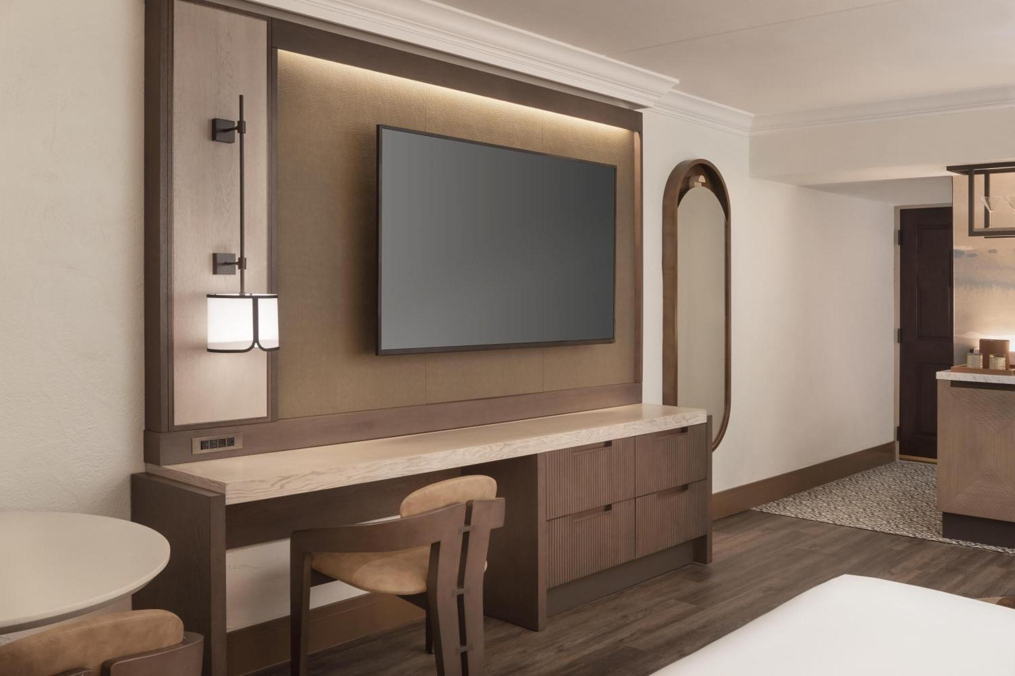 Habitación con cama extragrande.