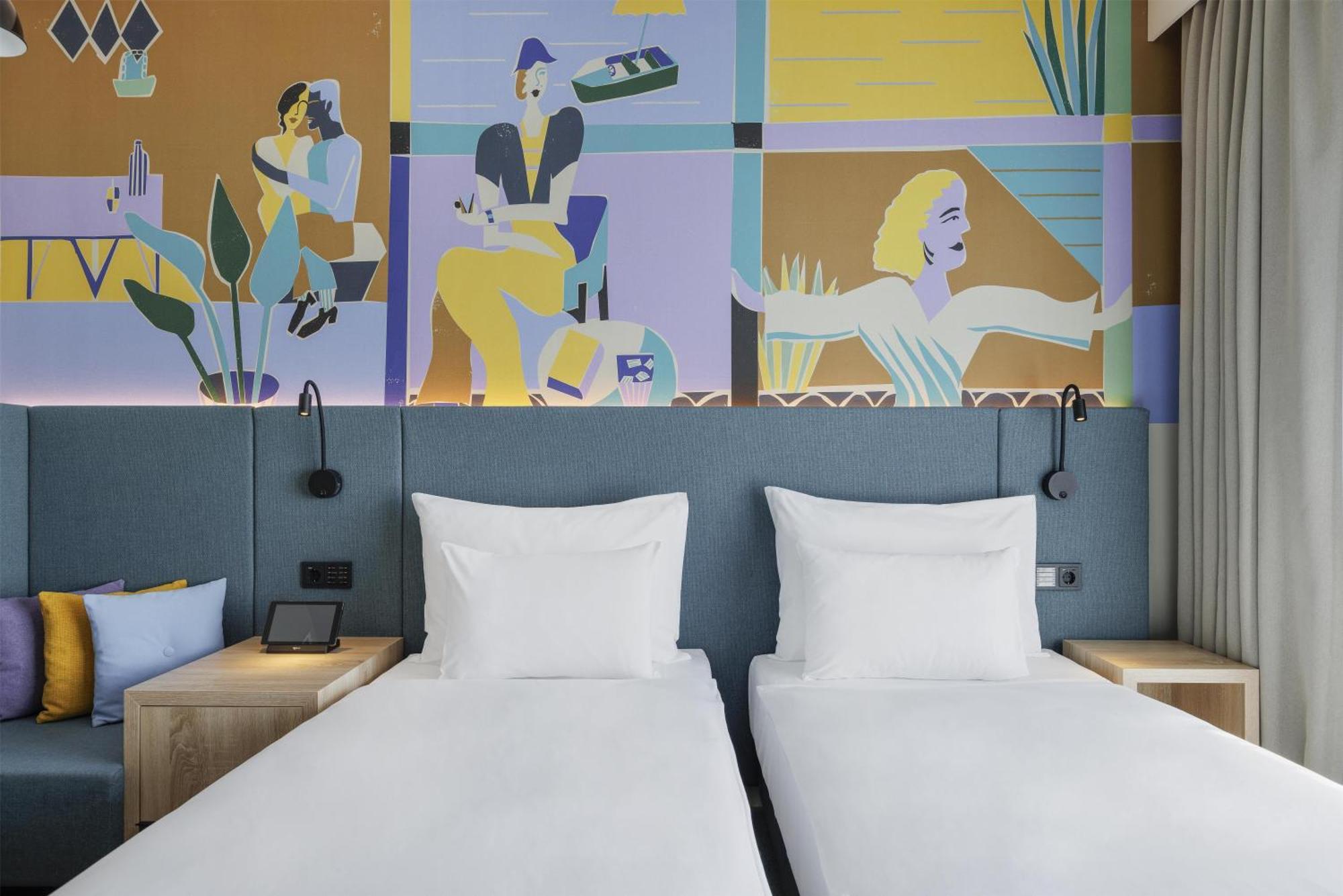 Twin Room,1651261789:JPEG