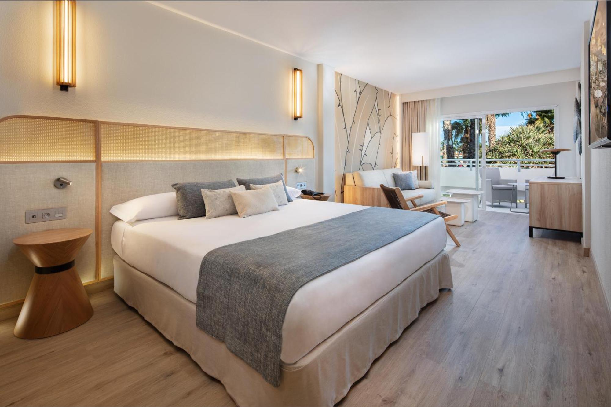 Junior Suite,1770878276:JPEG