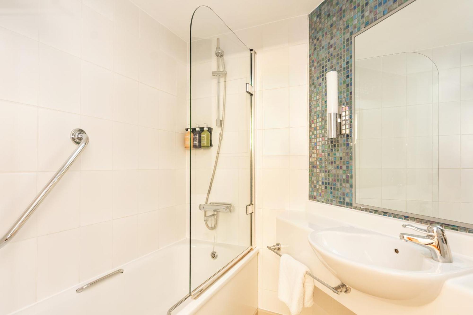 Double or Twin Room Side Sea View
