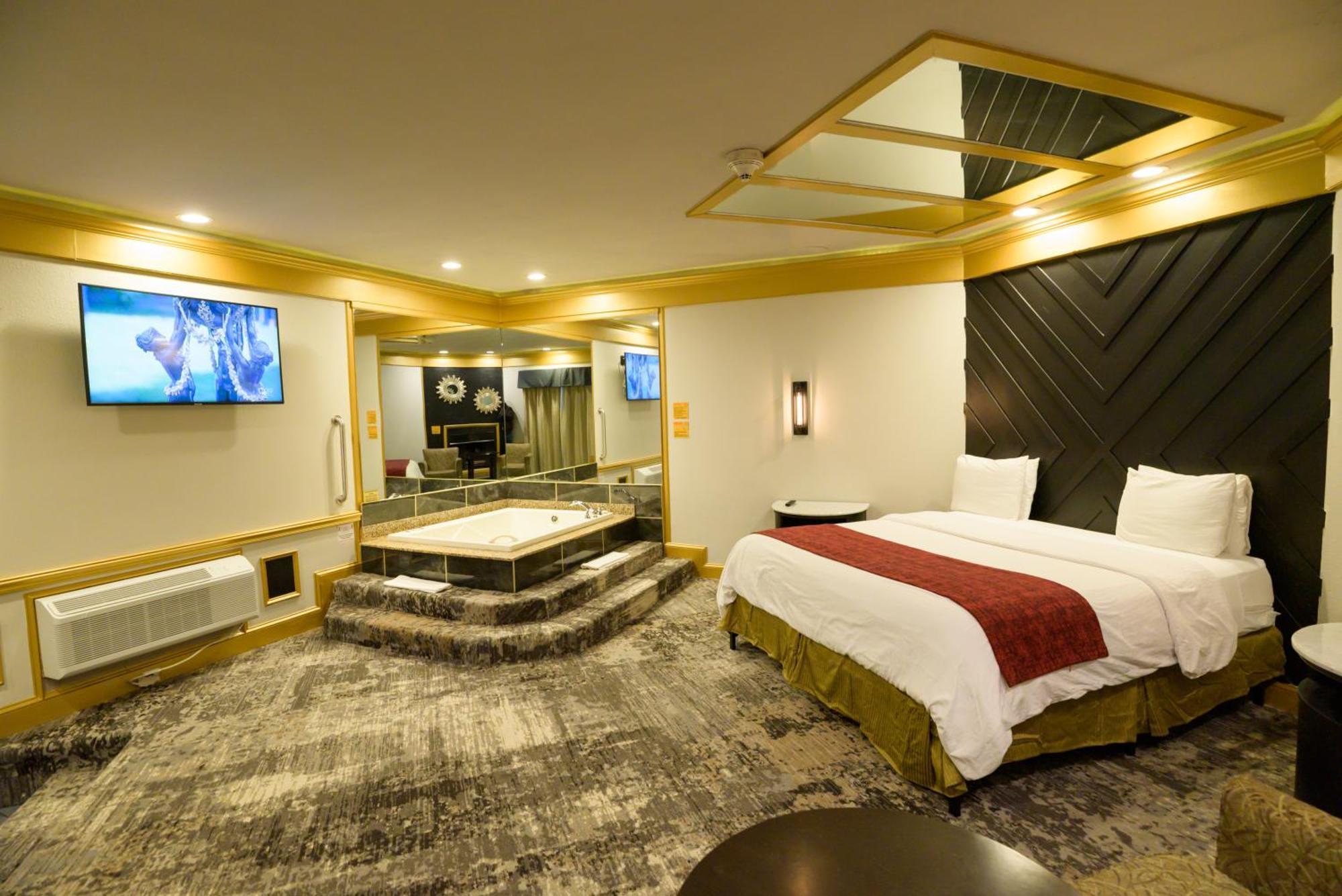 Executive King Suite with Jacuzzi and Fireplace