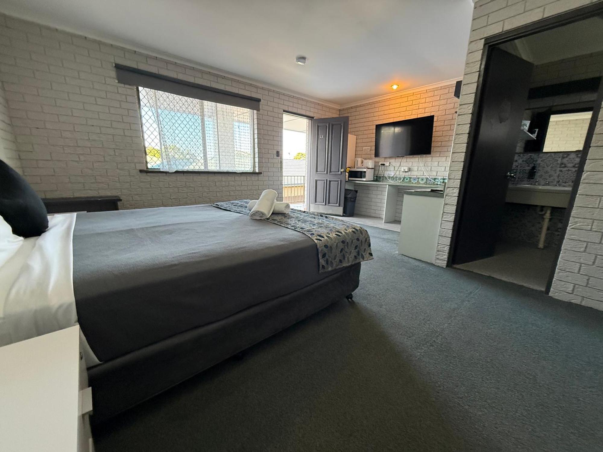 Standard King Room