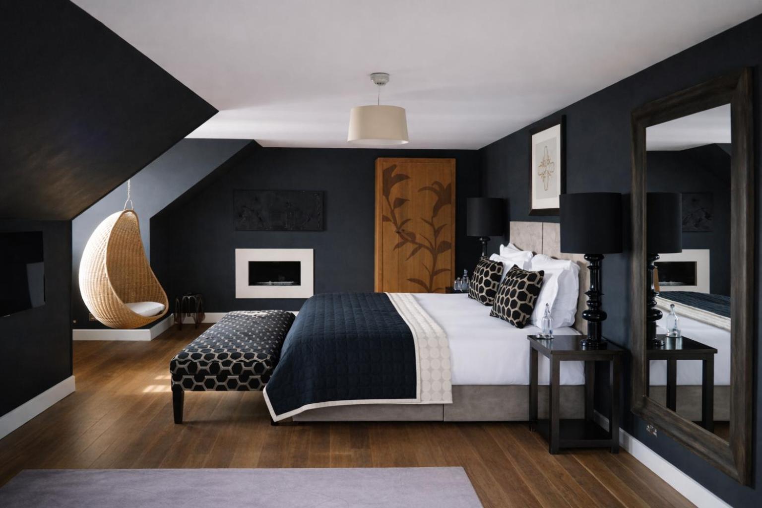 Black Suite