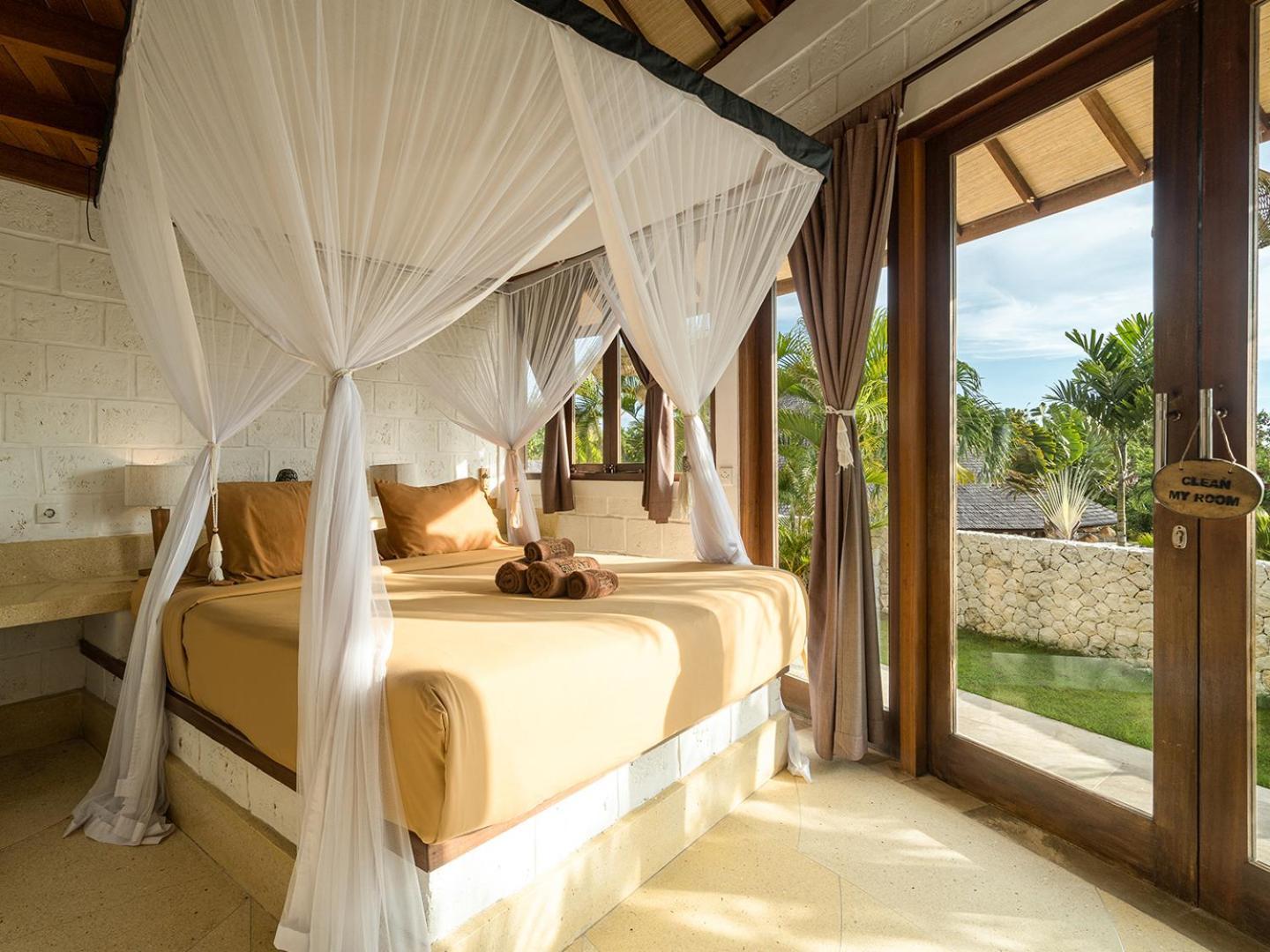 Family Room with Garden View