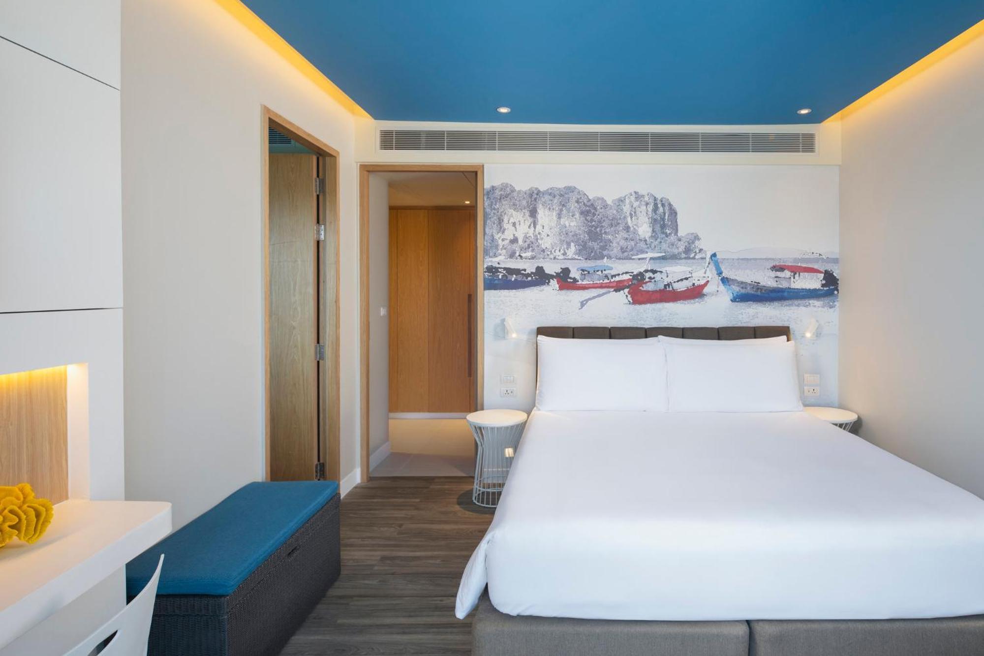 One Bedroom Suite Pool Balcony,1758637042:JPEG