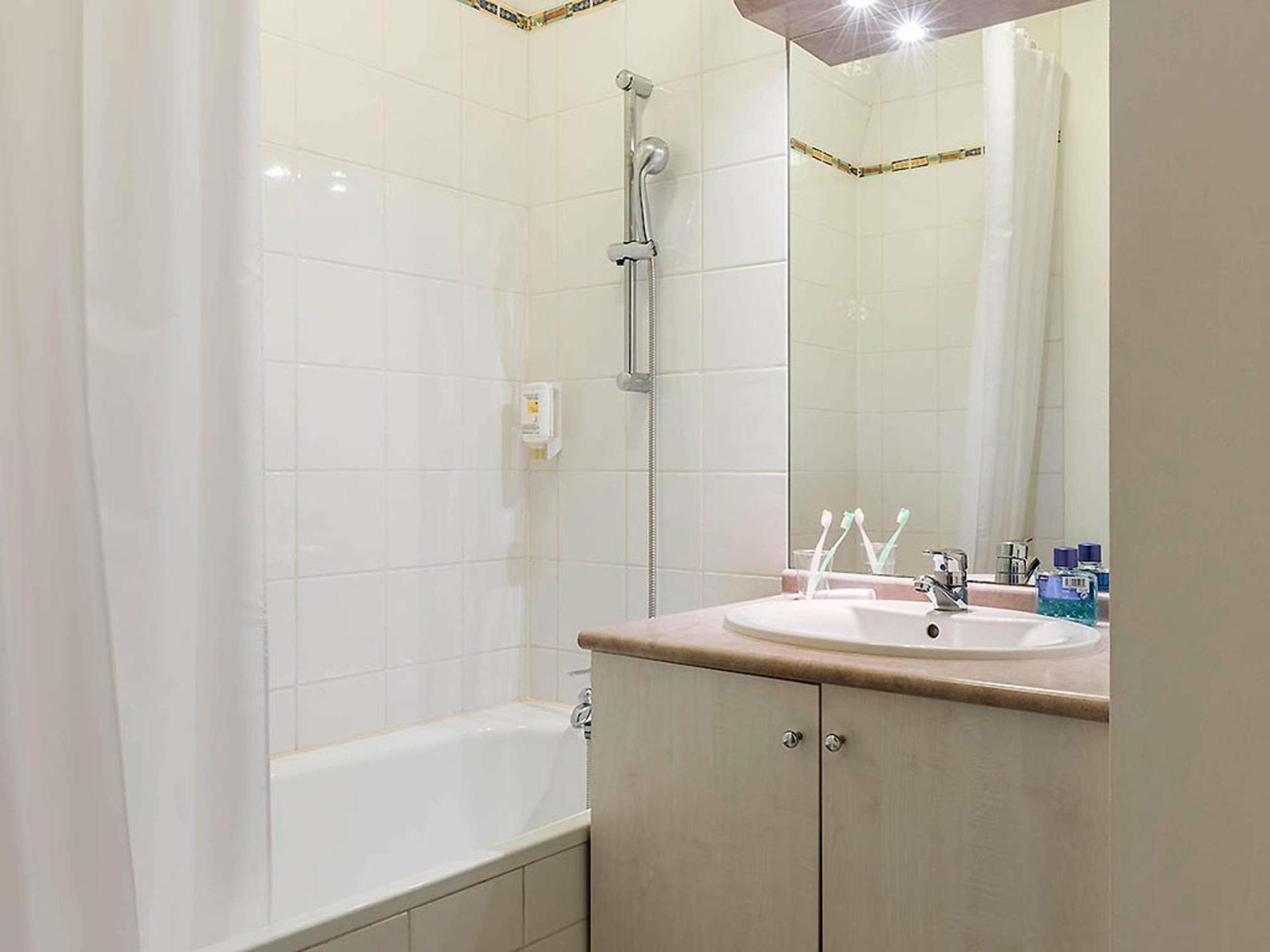 One-Bedroom Apartment,1770844112:JPEG