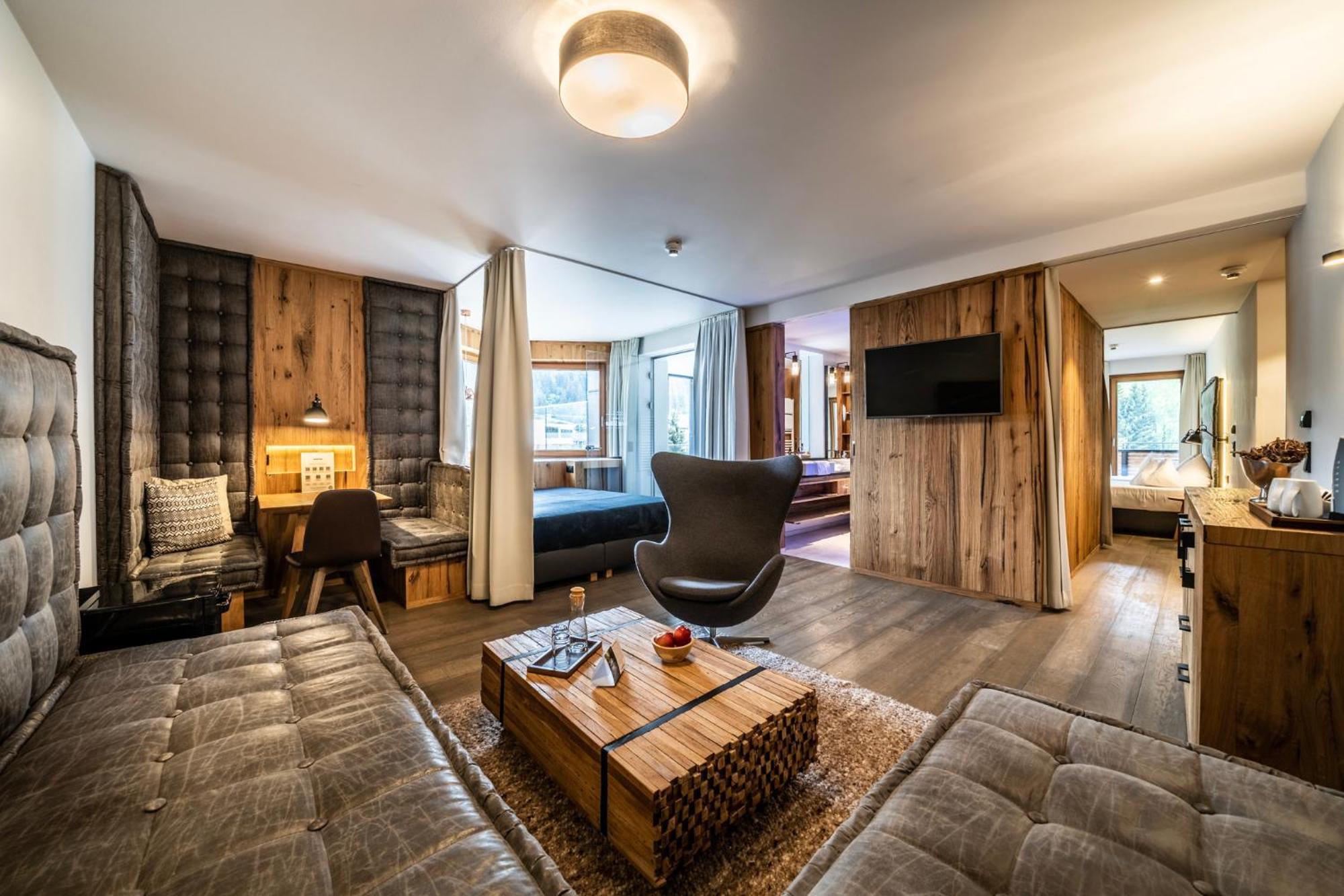 Deluxe Suite