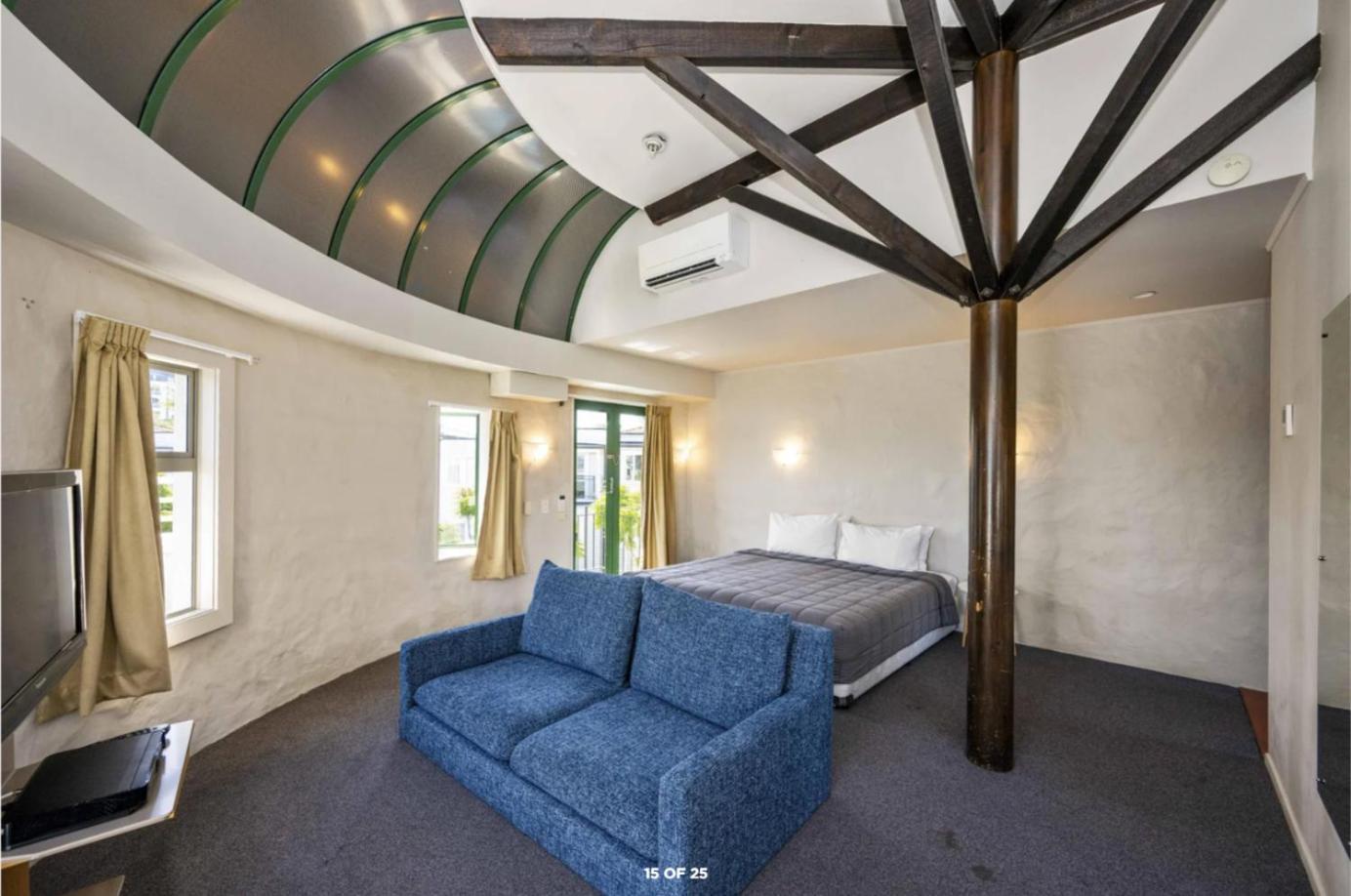 Penthouse Studio