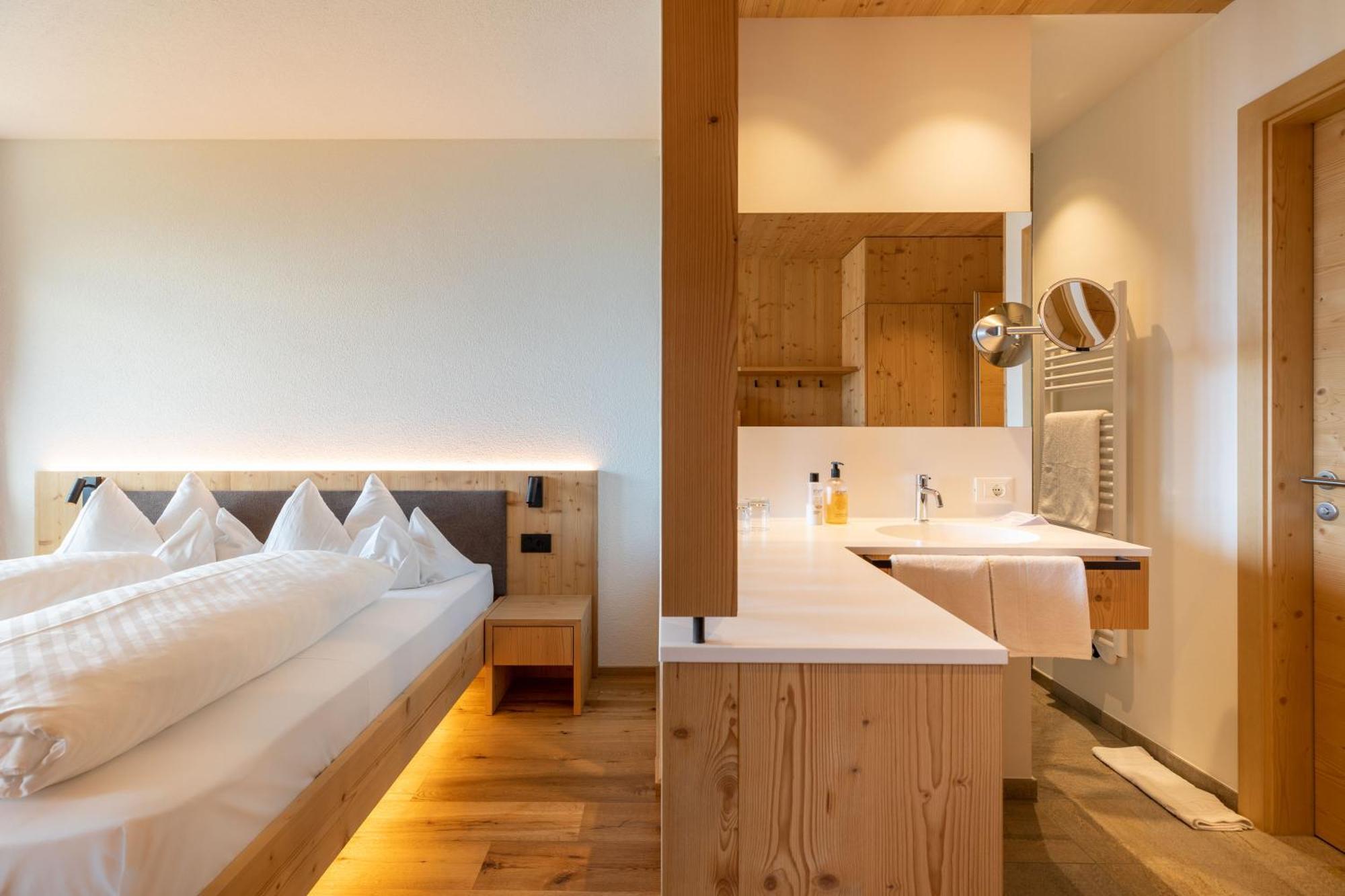 Standard Double or Twin Room Balcony