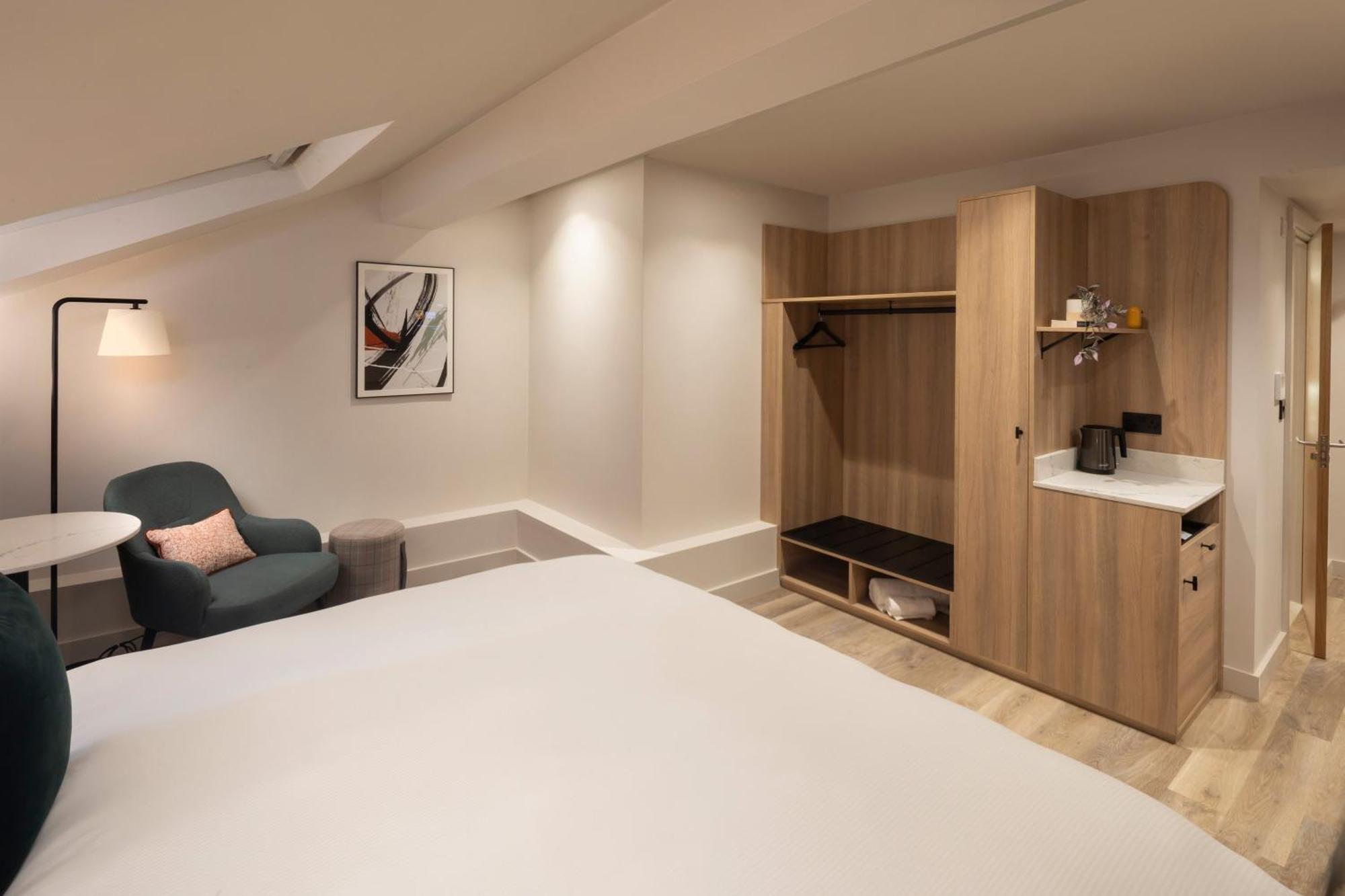 Standard King Room