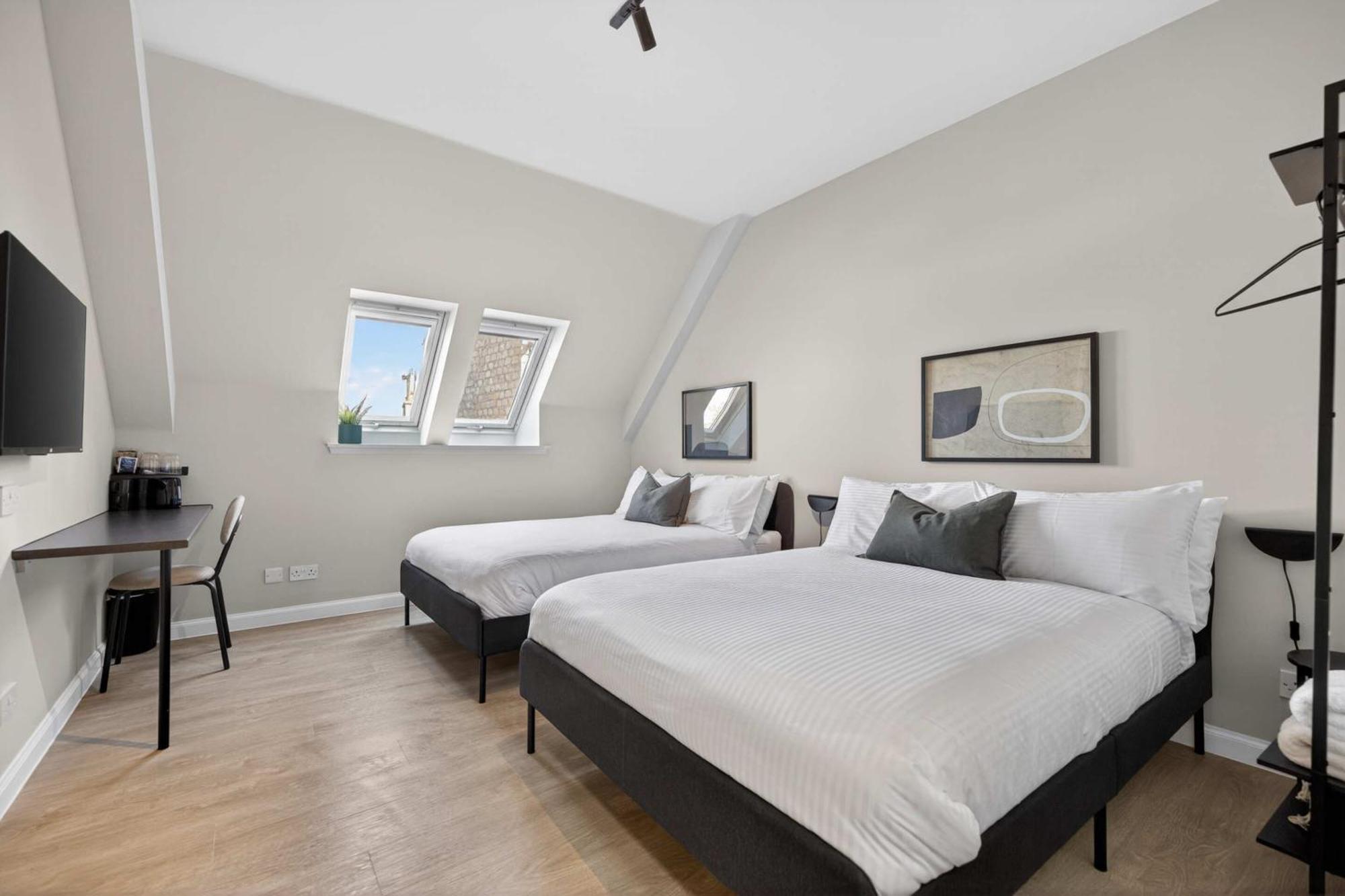 Deluxe Family Room