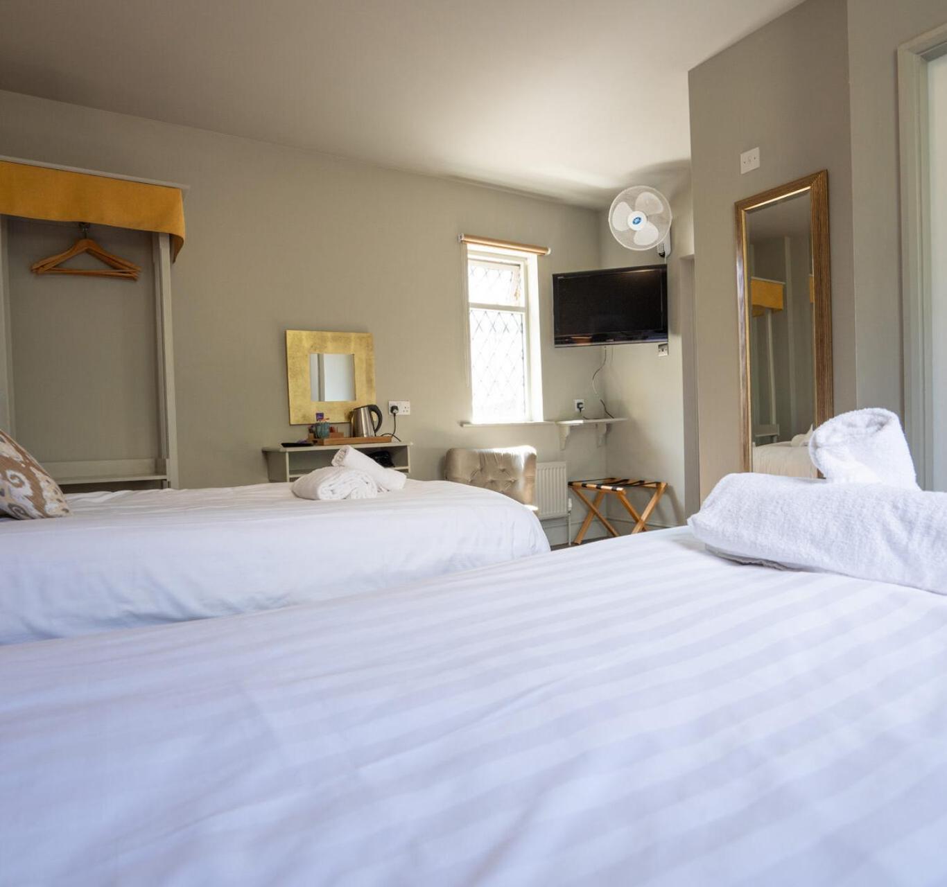 Standard Twin Room