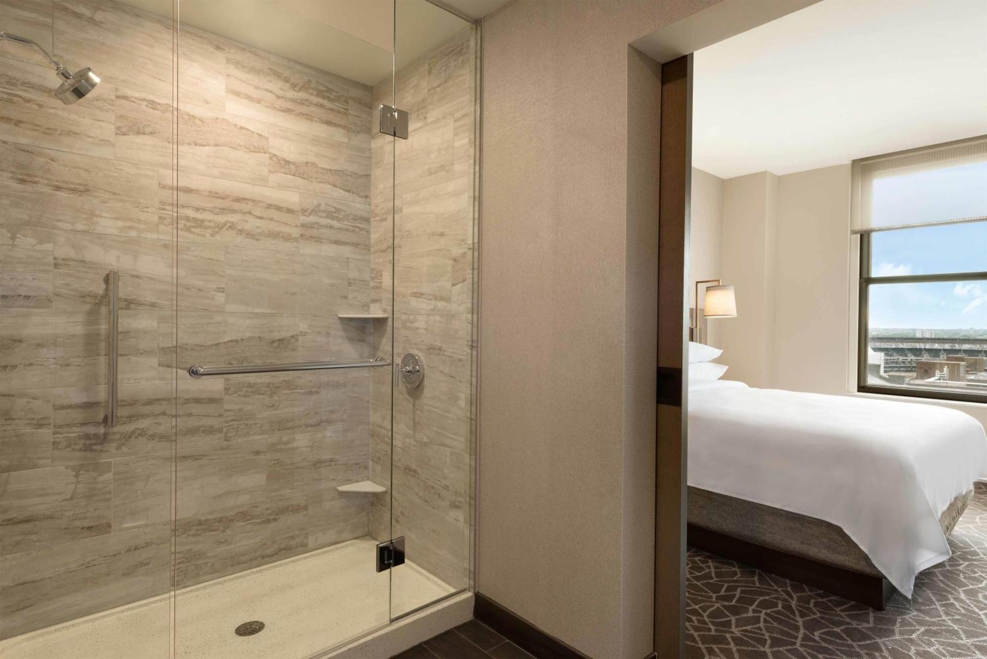 King Corner Suite